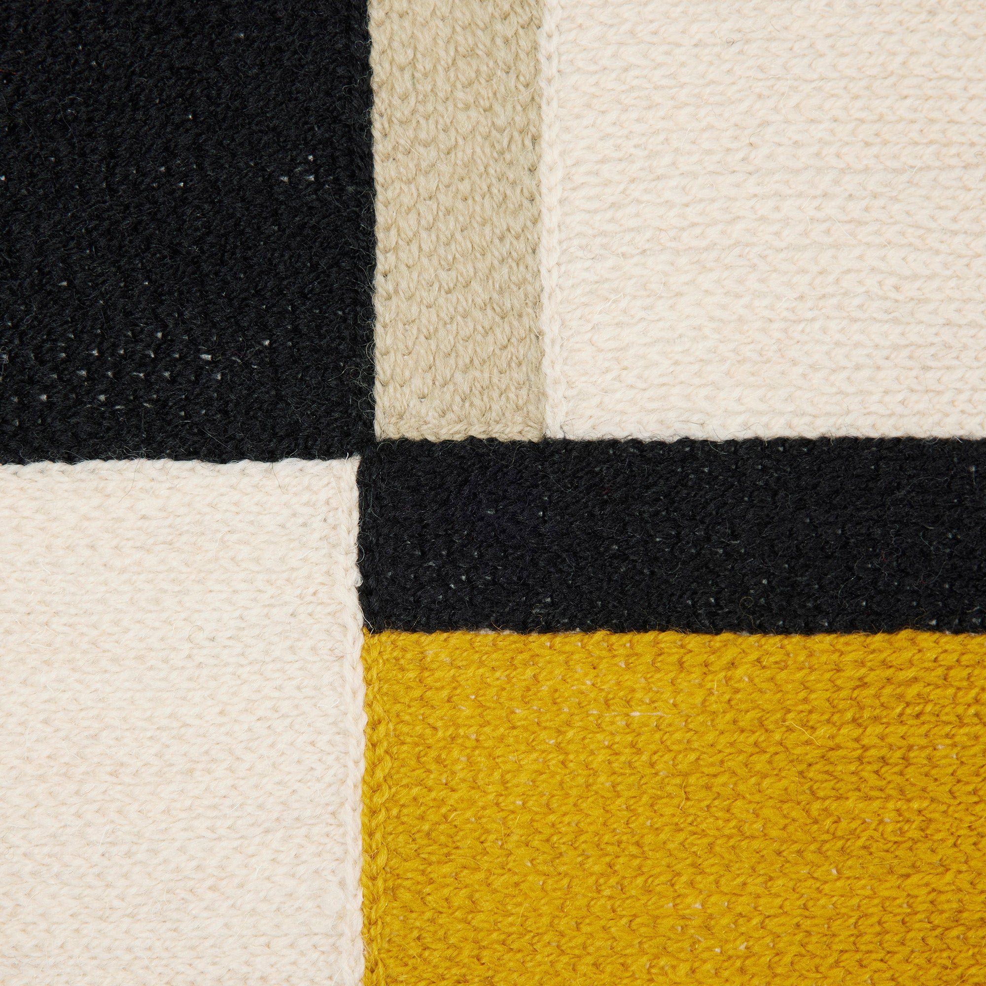 TRIAGO - Cotton cushion cover MADURA Yellow