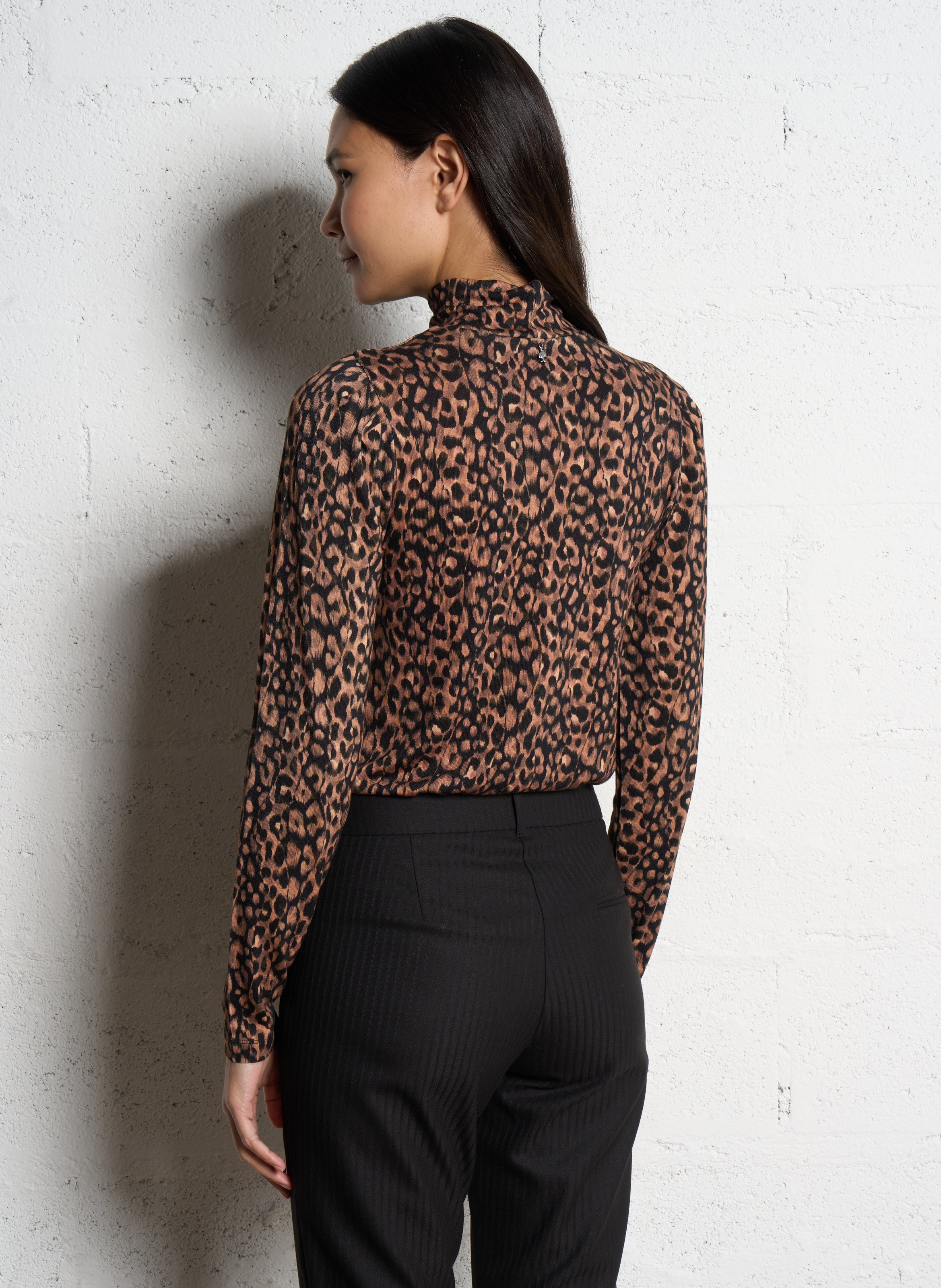 Tee-shirt col montant à imprimé léopard ONE STEP Noir