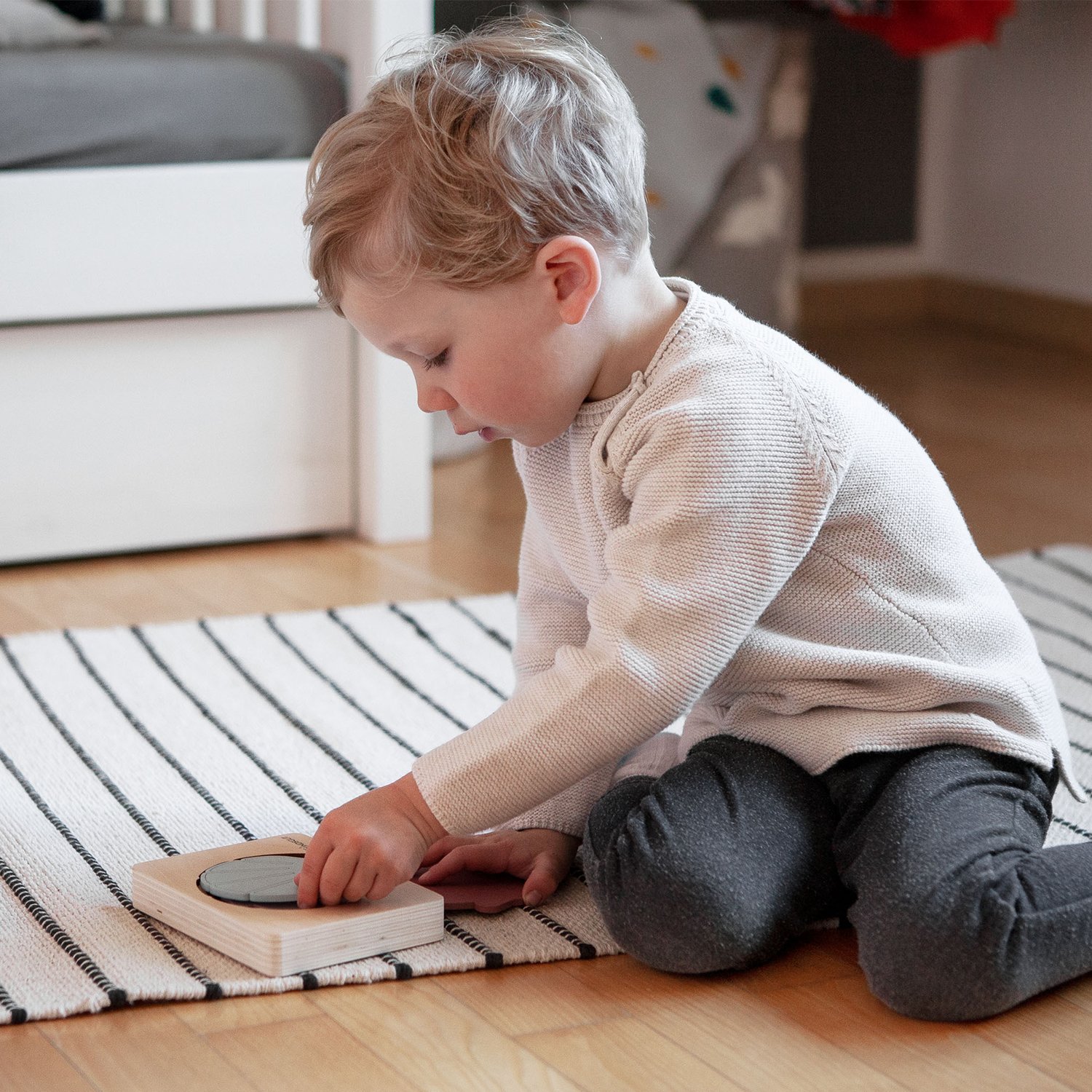 Wooden rabbit puzzle KINDSGUT Red