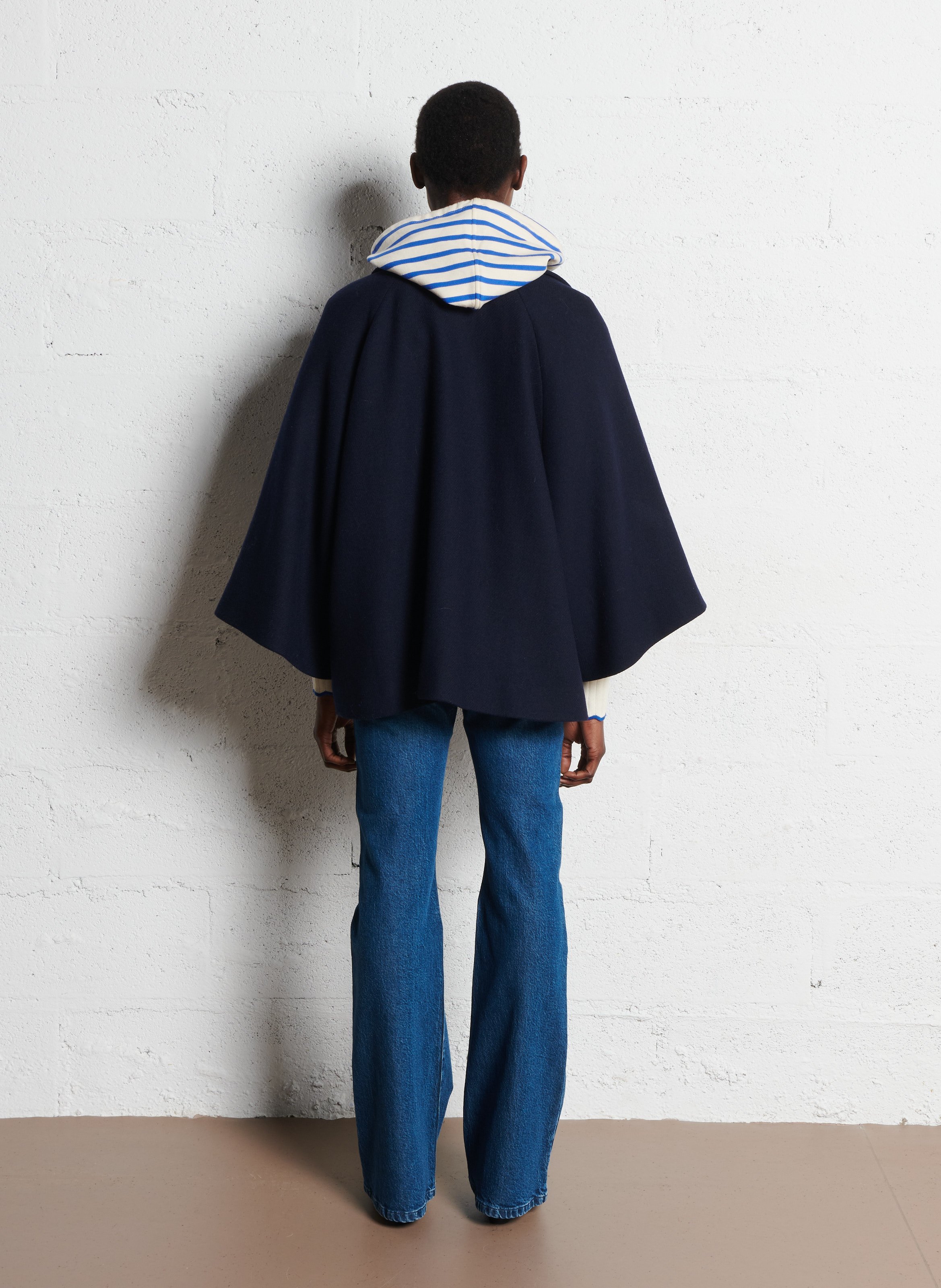 Weites Cape aus Wollmix ONE STEP Blau