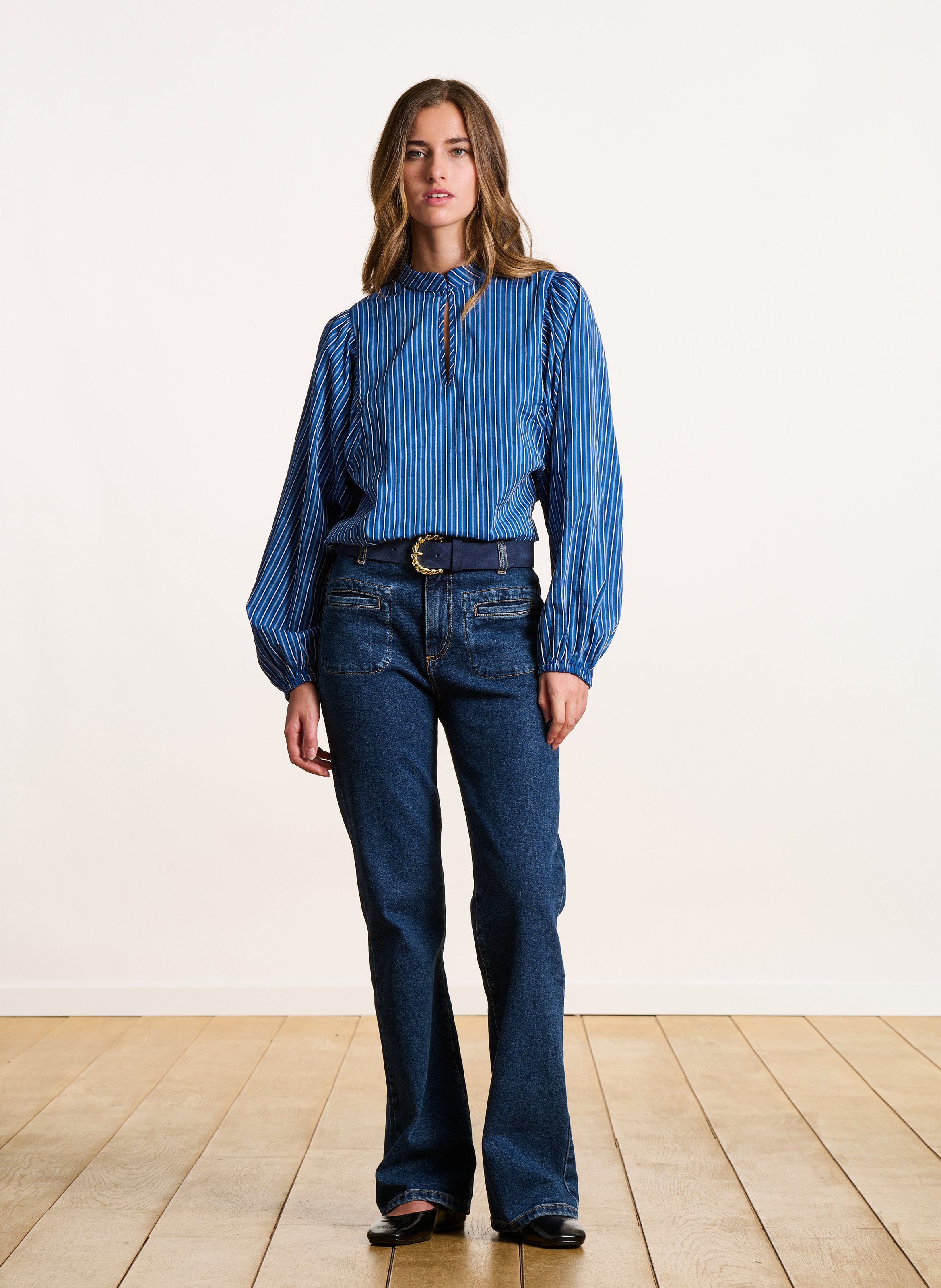 - Gespsluiting. - Breedte: 3 cm.  LA FEE MARABOUTEE Blauw