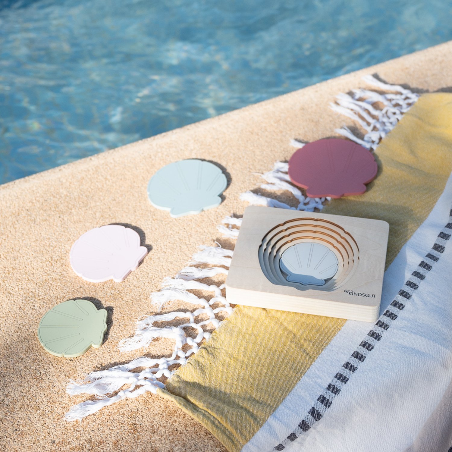 Wooden rabbit puzzle KINDSGUT Red