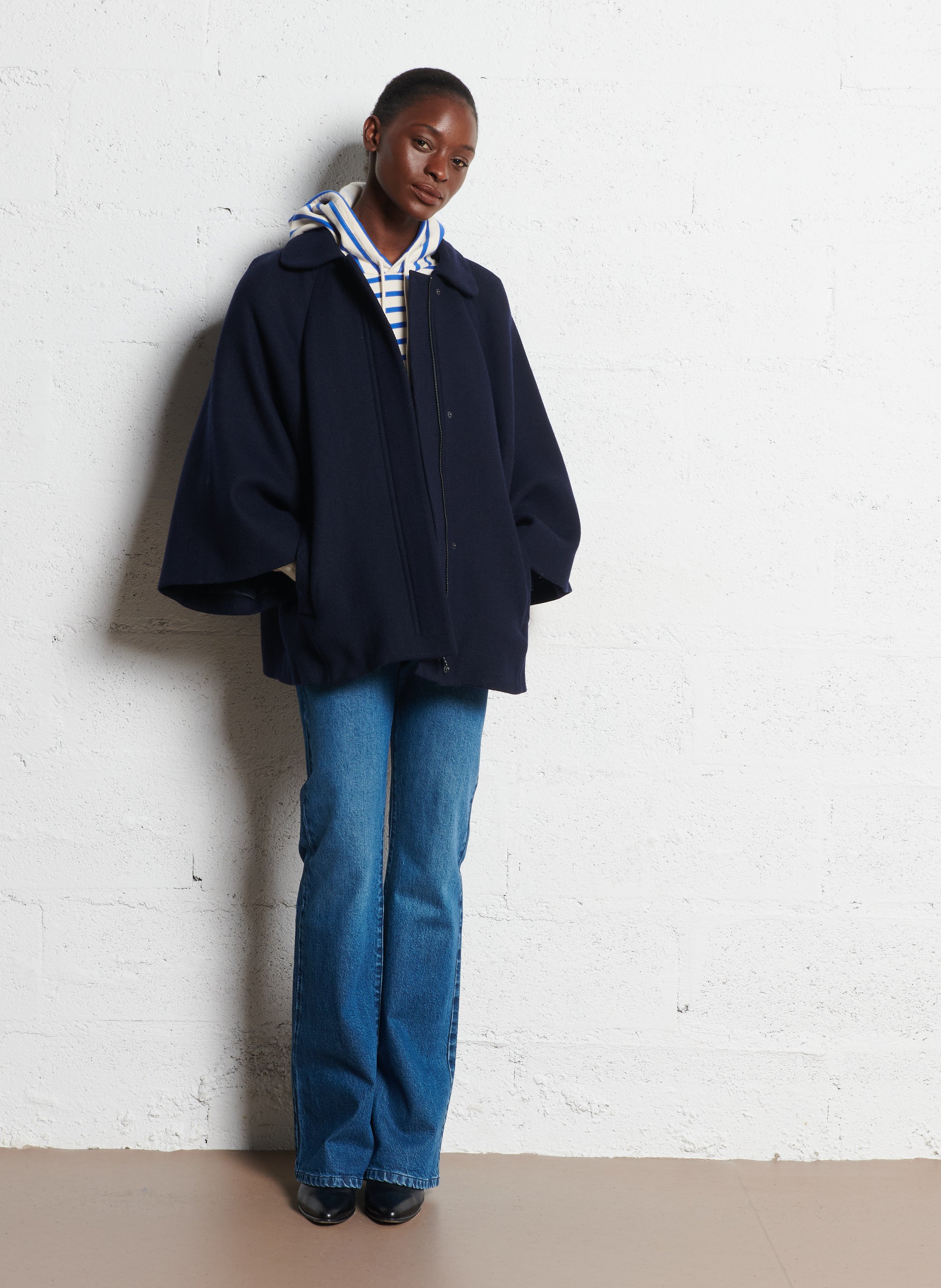 Weites Cape aus Wollmix ONE STEP Blau