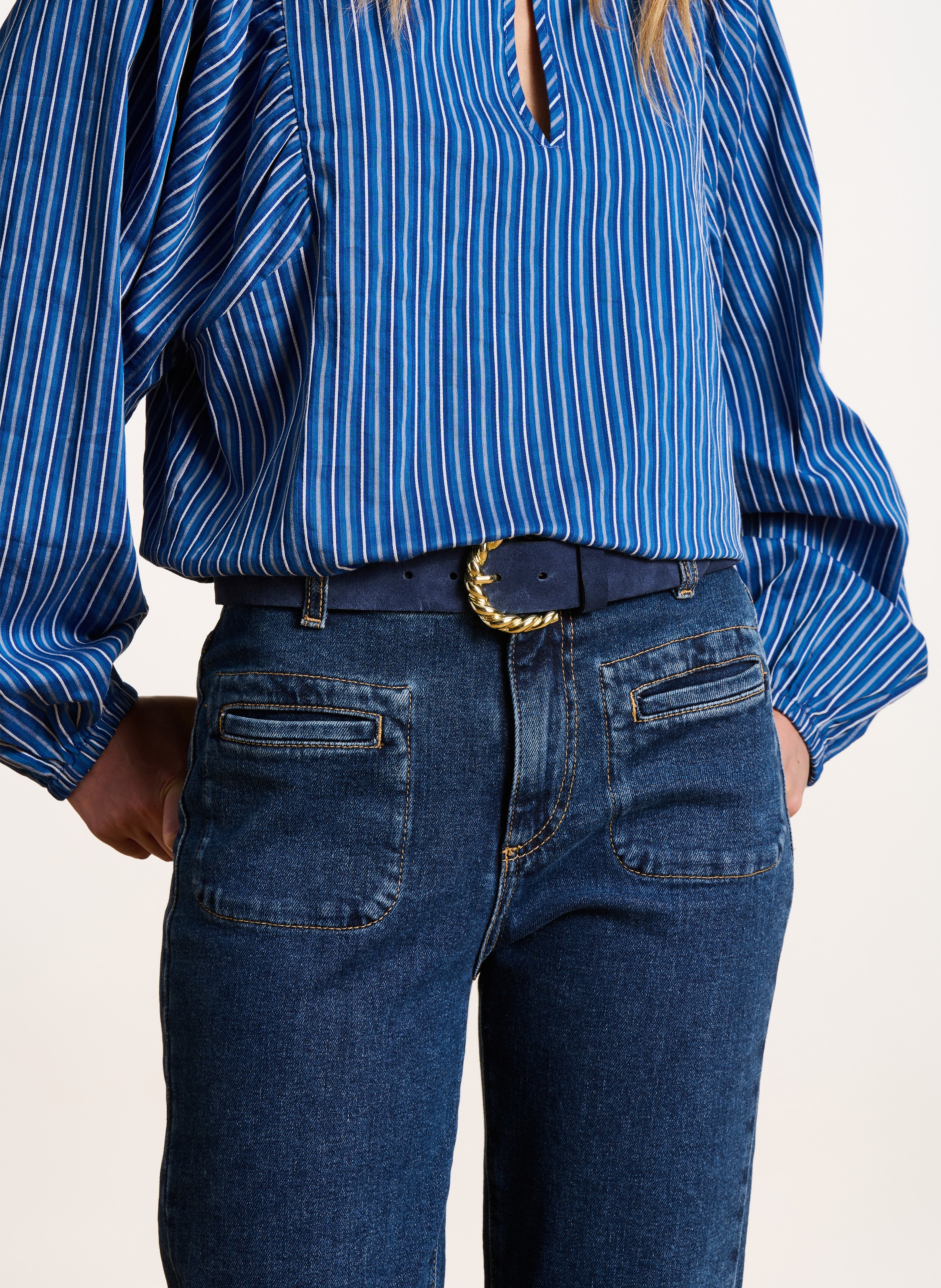 - Gespsluiting. - Breedte: 3 cm.  LA FEE MARABOUTEE Blauw