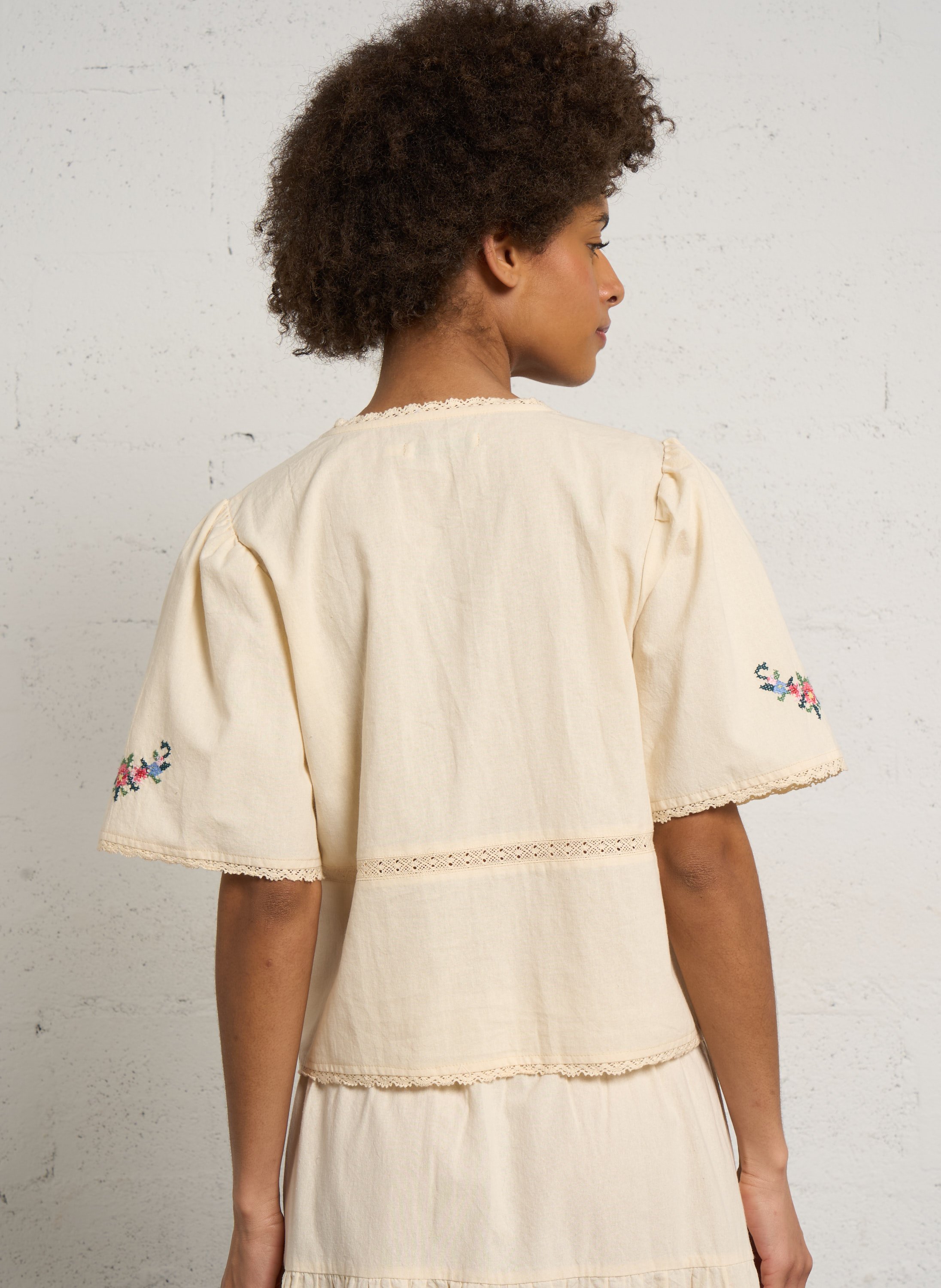 Gerade geschnittenes Top aus Baumwolle mit V-Ausschnitt THE NEW SOCIETY Beige