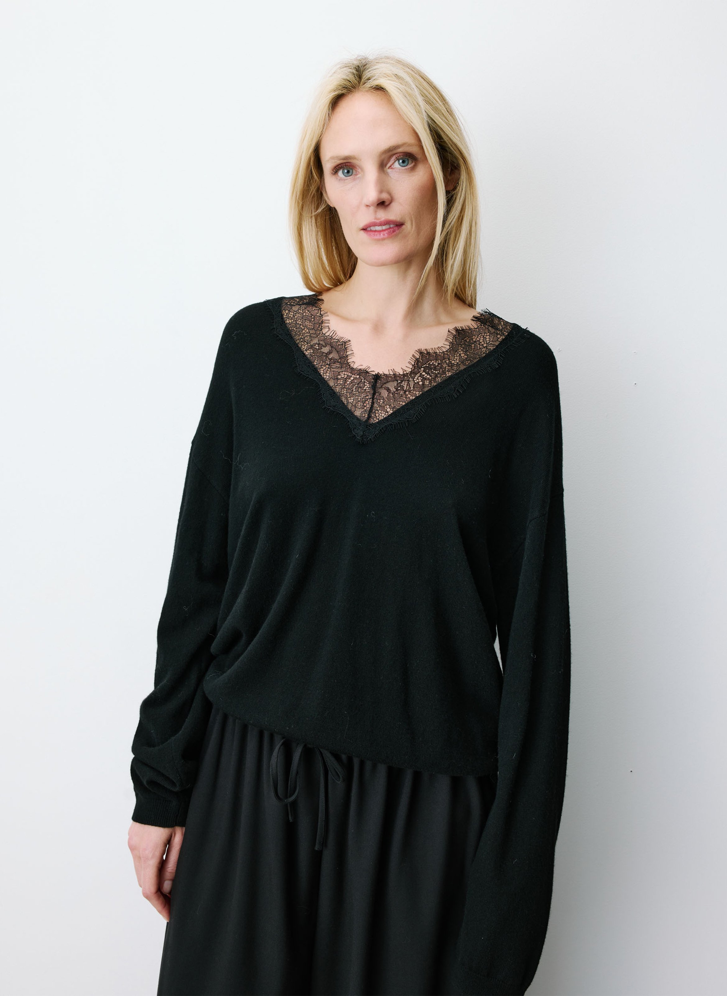 Pull col V  GRACE ET MILA Noir