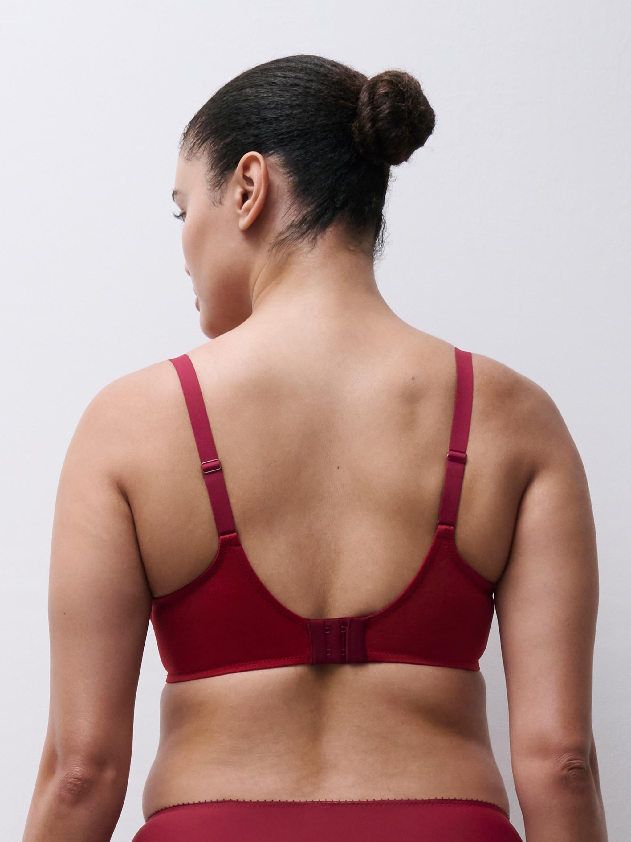 Memory foam full cup bra with embroidery CHANTELLE Red