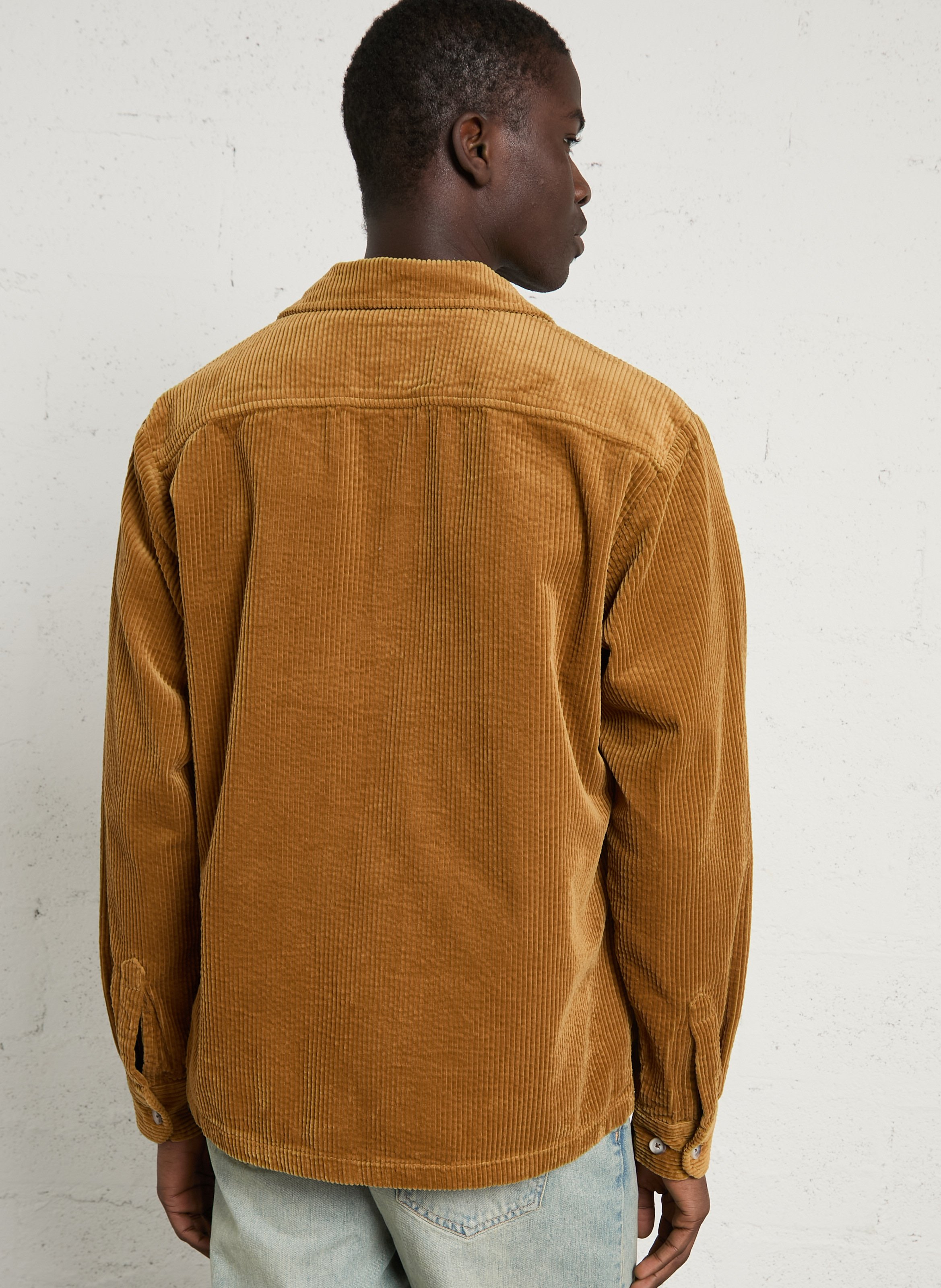 Shirt in regular velvet made of cotton SOLID Bruin