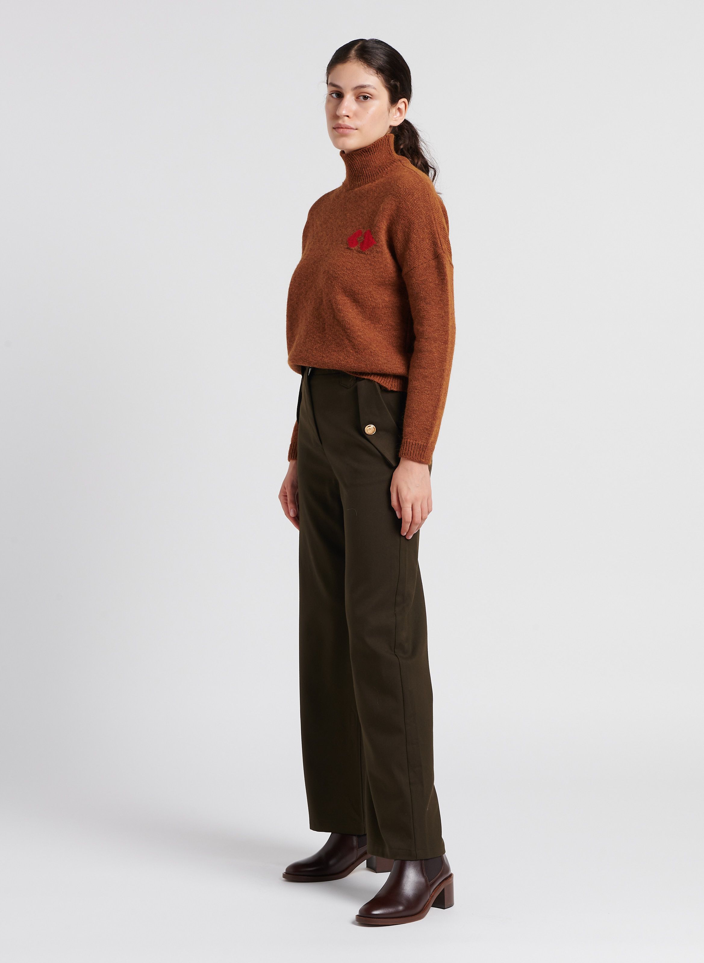 Flowing wide clearance leg trousers