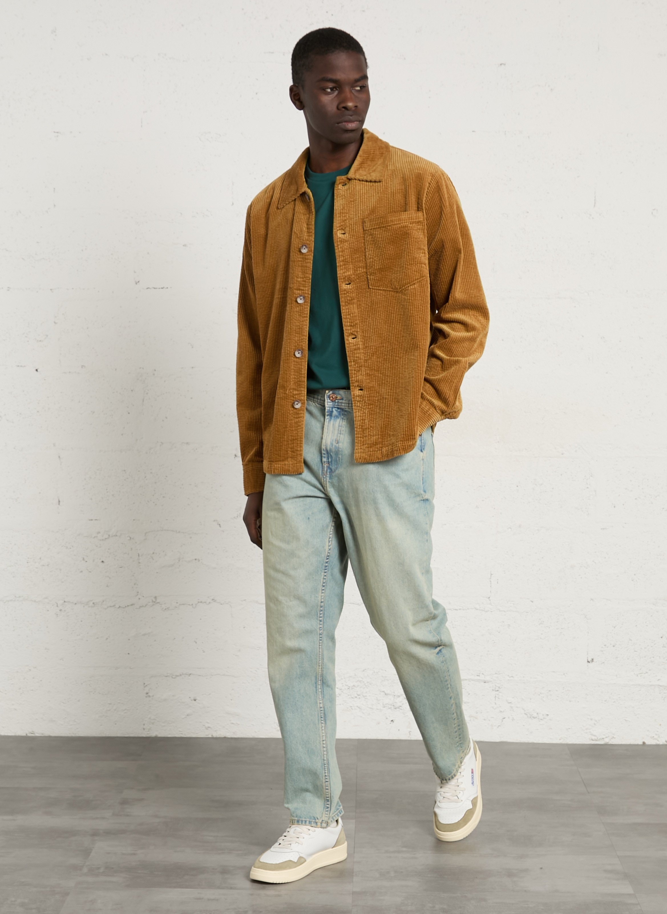 Shirt in regular velvet made of cotton SOLID Bruin