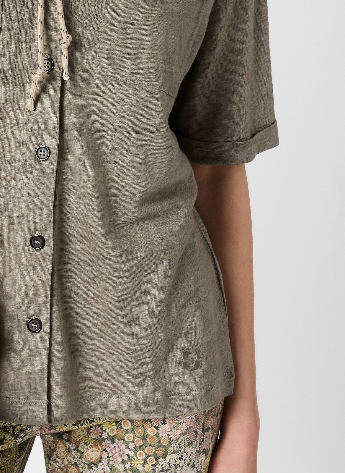 Gerade geschnittene Leinenbluse mit V-Dekolleté und Taschen GERARD DAREL Khaki