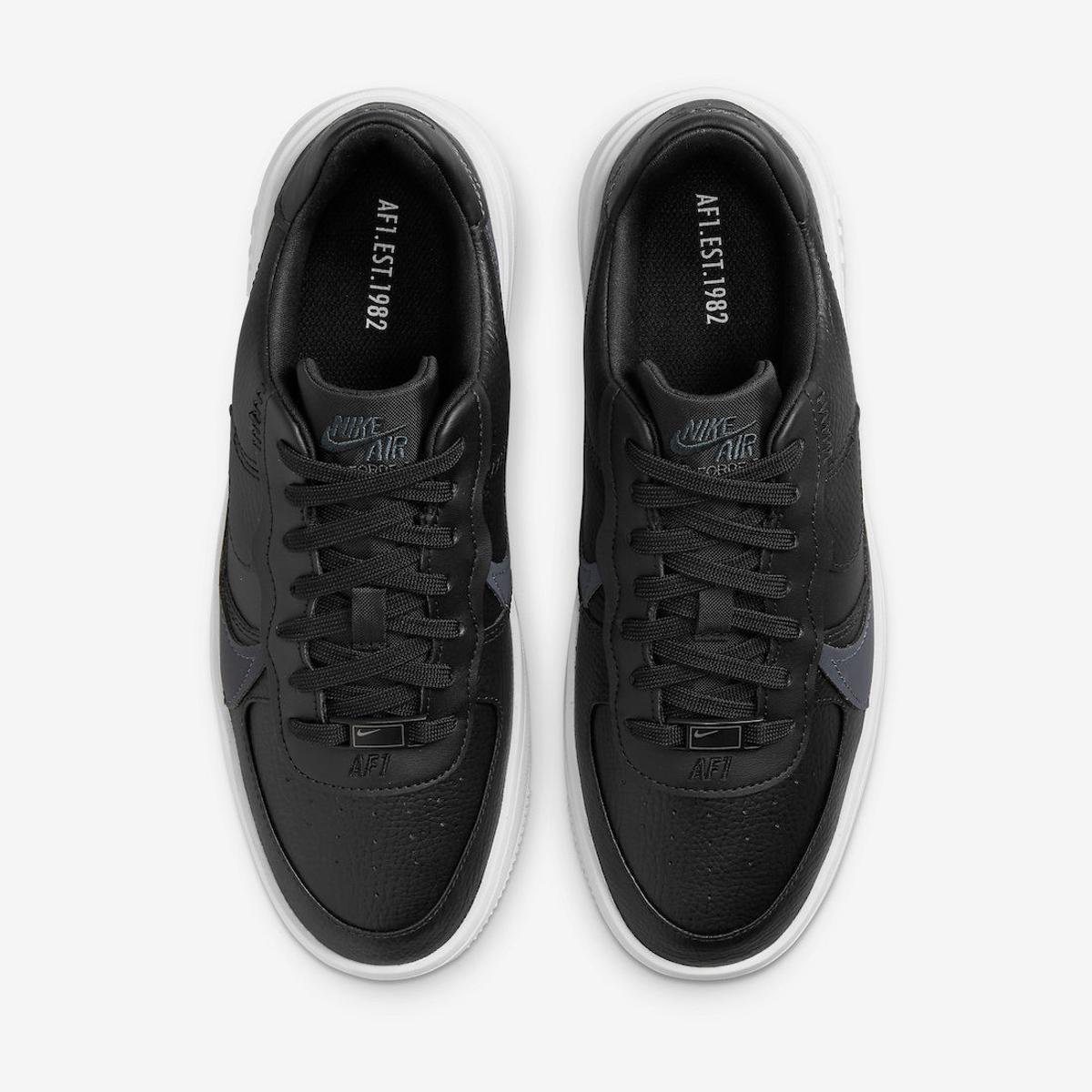 Low-top trainers NIKE Black