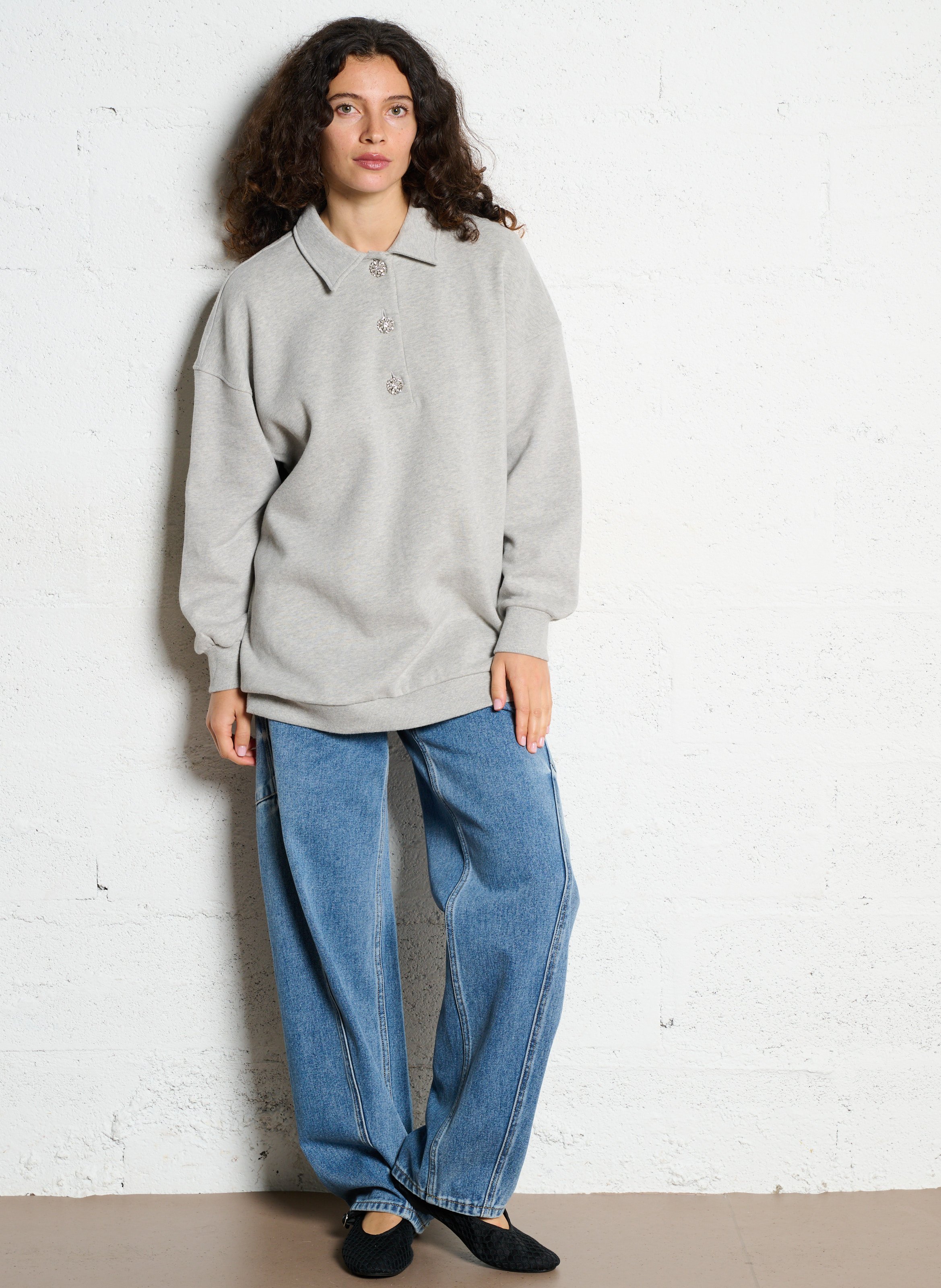 Oversized plain sweatshirt with decorative buttons DES PETITS HAUTS Grey