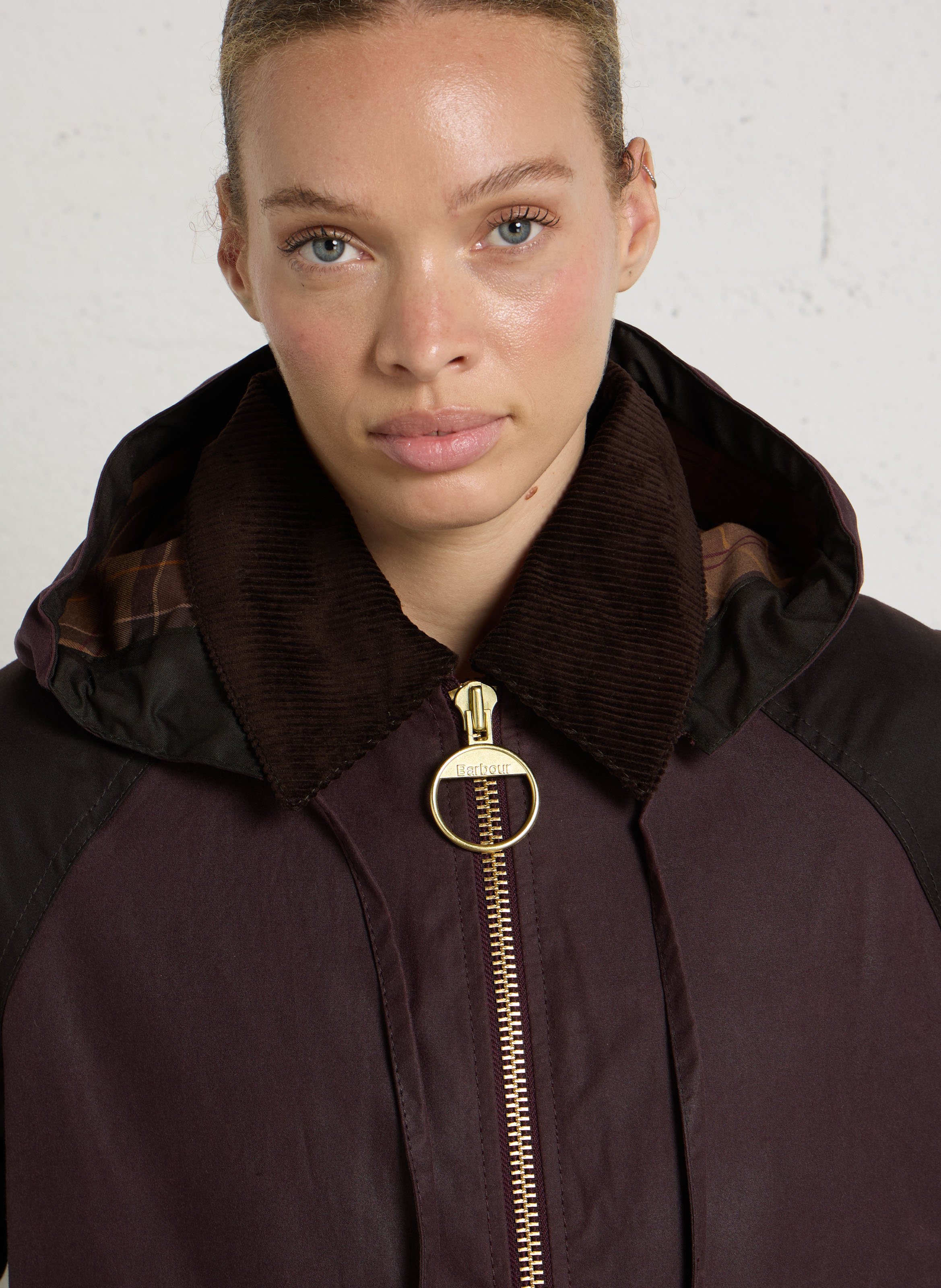 Weite Kapuzenjacke aus Baumwolle BARBOUR Braun