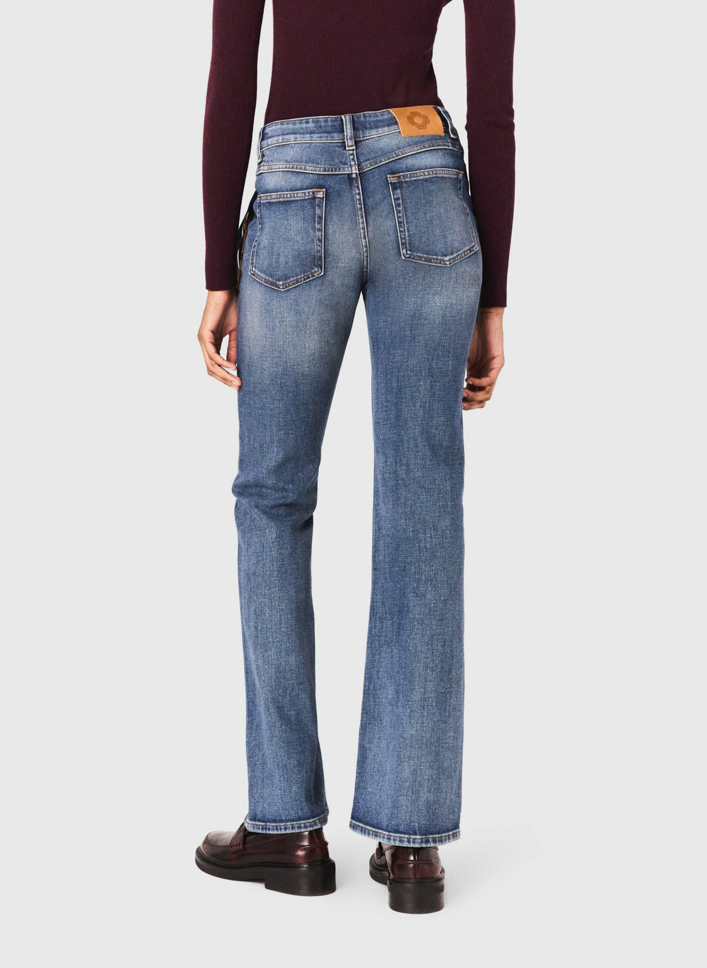 Bootcut stretchjeans met verwassen look   MAJE Blauw