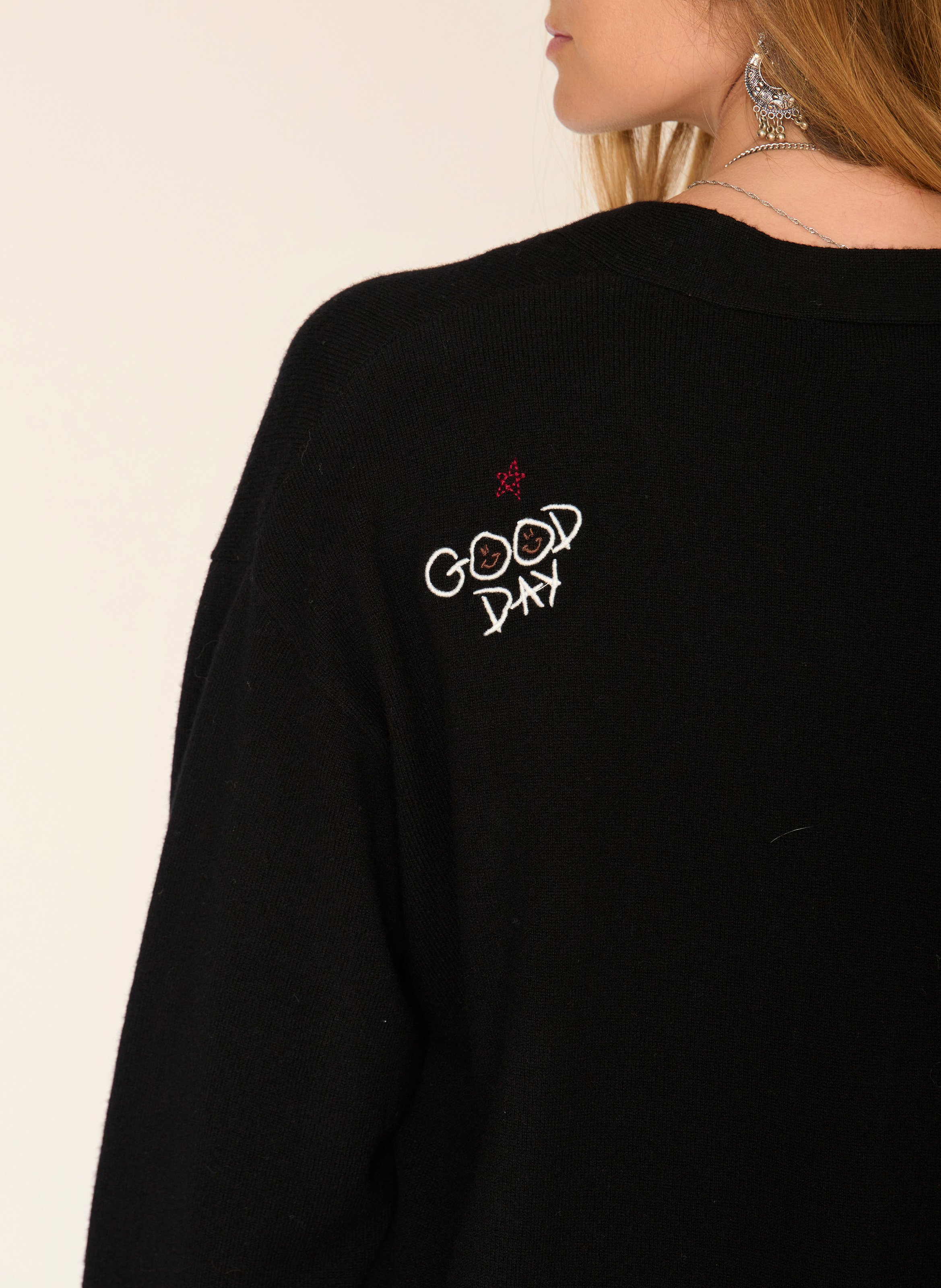 Gilet ample col V brodé en laine mérinos MKT Noir