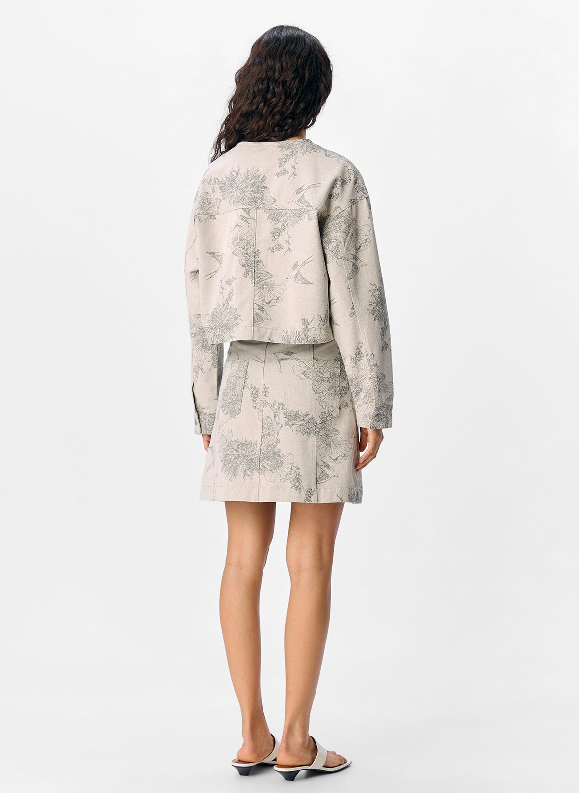 Ronde hals vest met bloemenprint OBJECT Beige