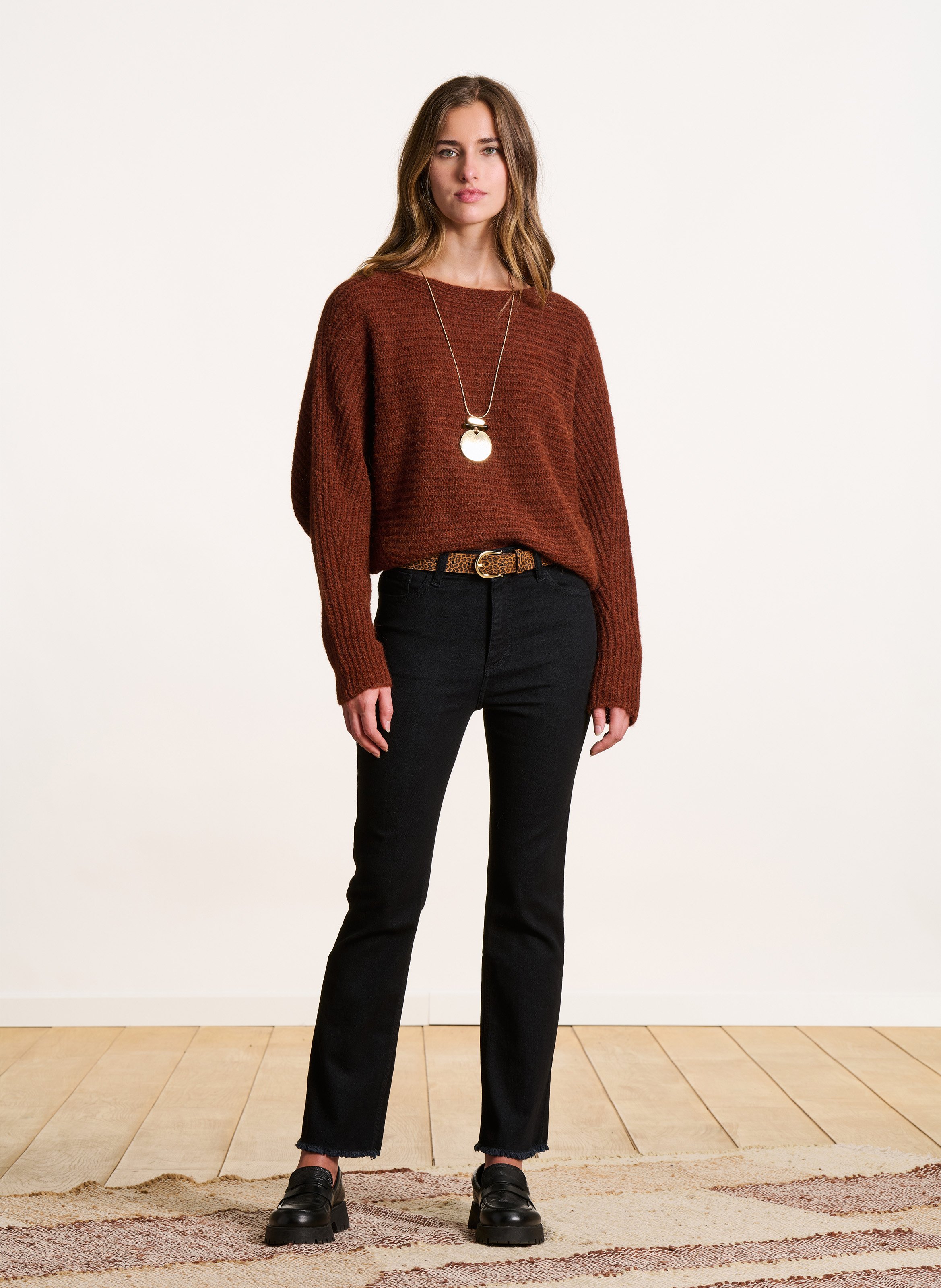 - Straight-leg jeans
- 5 pockets
- Straight cut
- Faded effect LA FEE MARABOUTEE Black