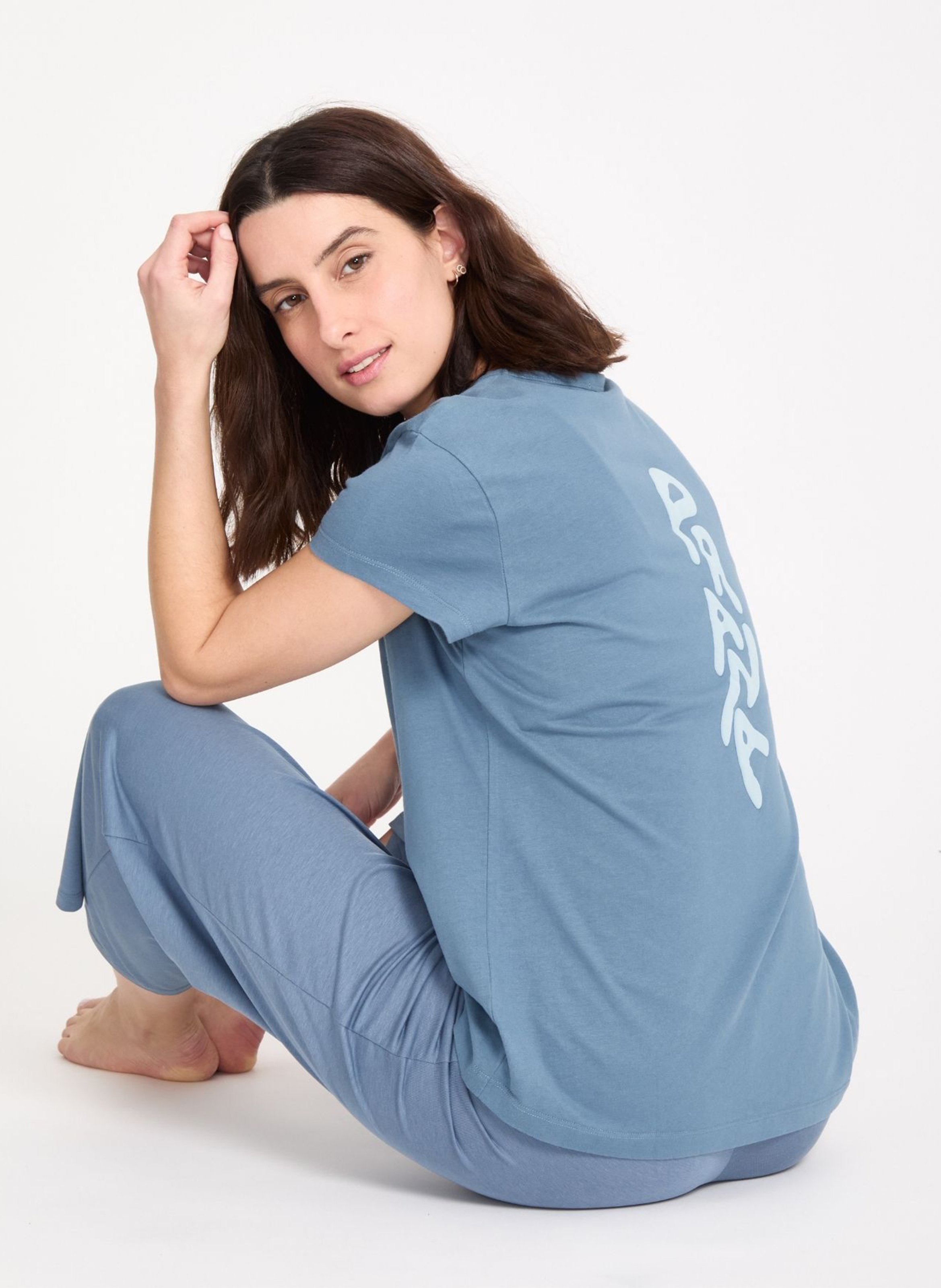 Gerader T-Shirt mit Siebdruck auf der Rückseite. YOGA SEARCHER Blau