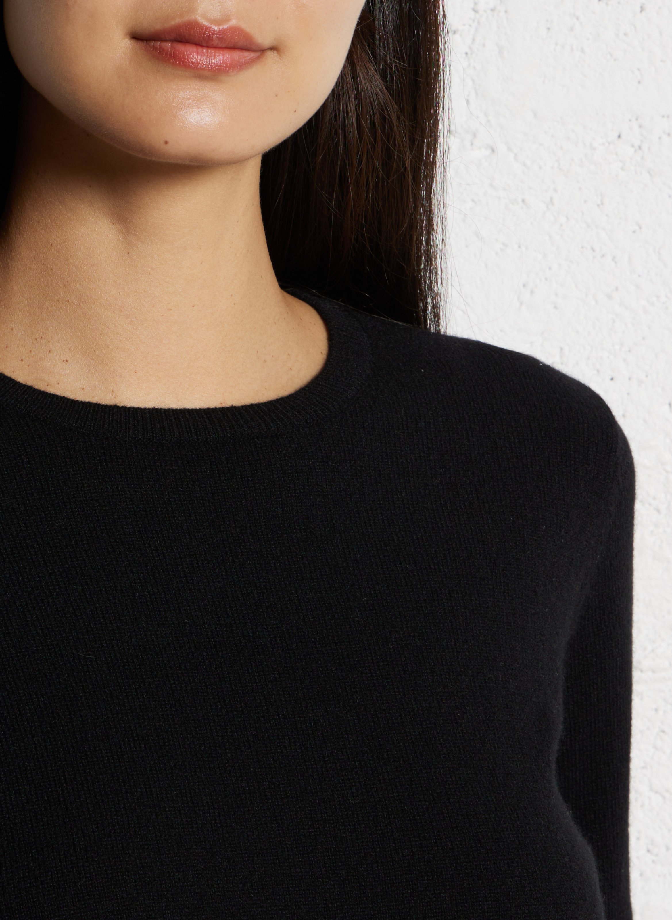 Pull droit uni en cachemire MAJESTIC FILATURES Noir