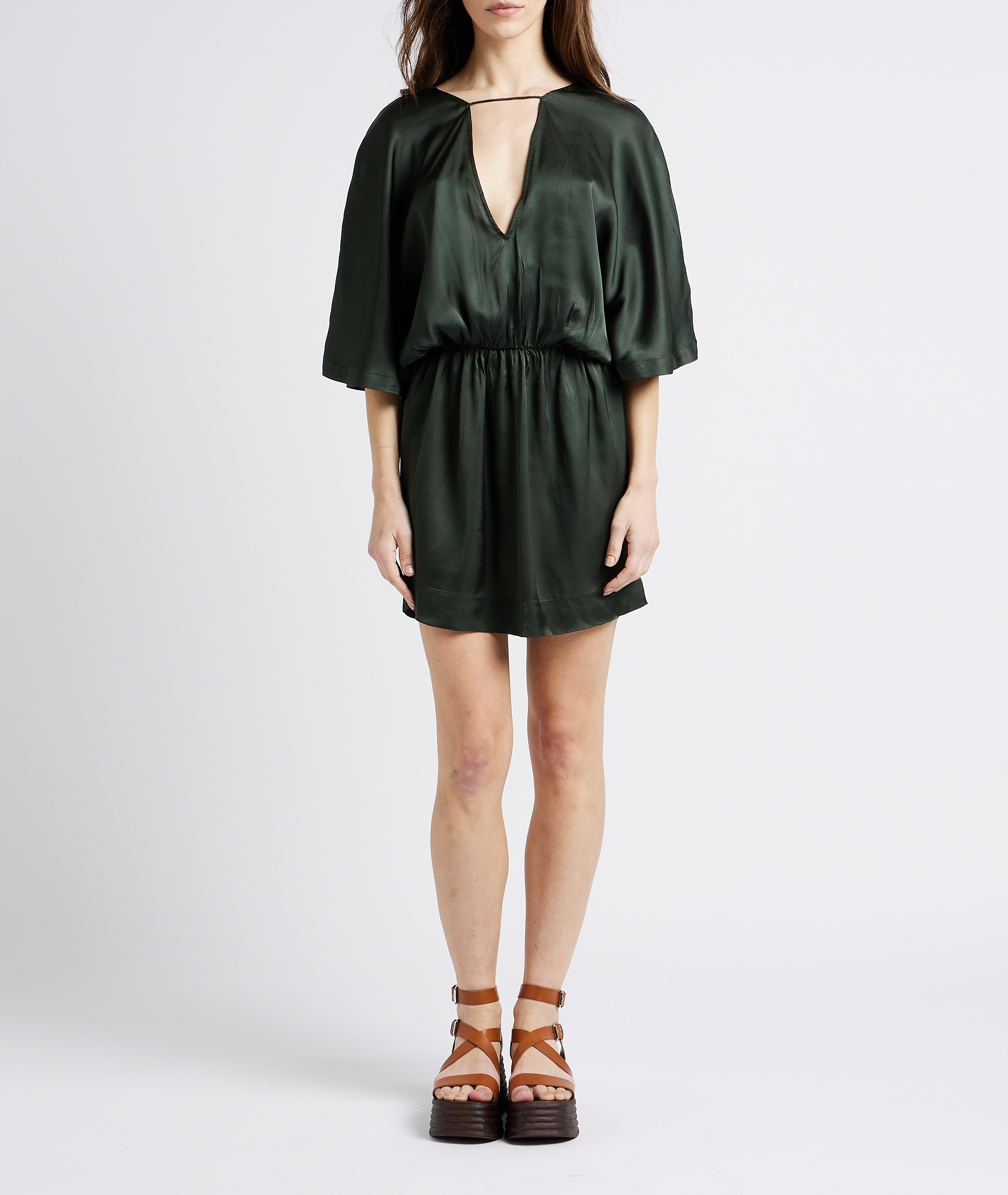 Robe courte dos nu satinée KARMA KOMA