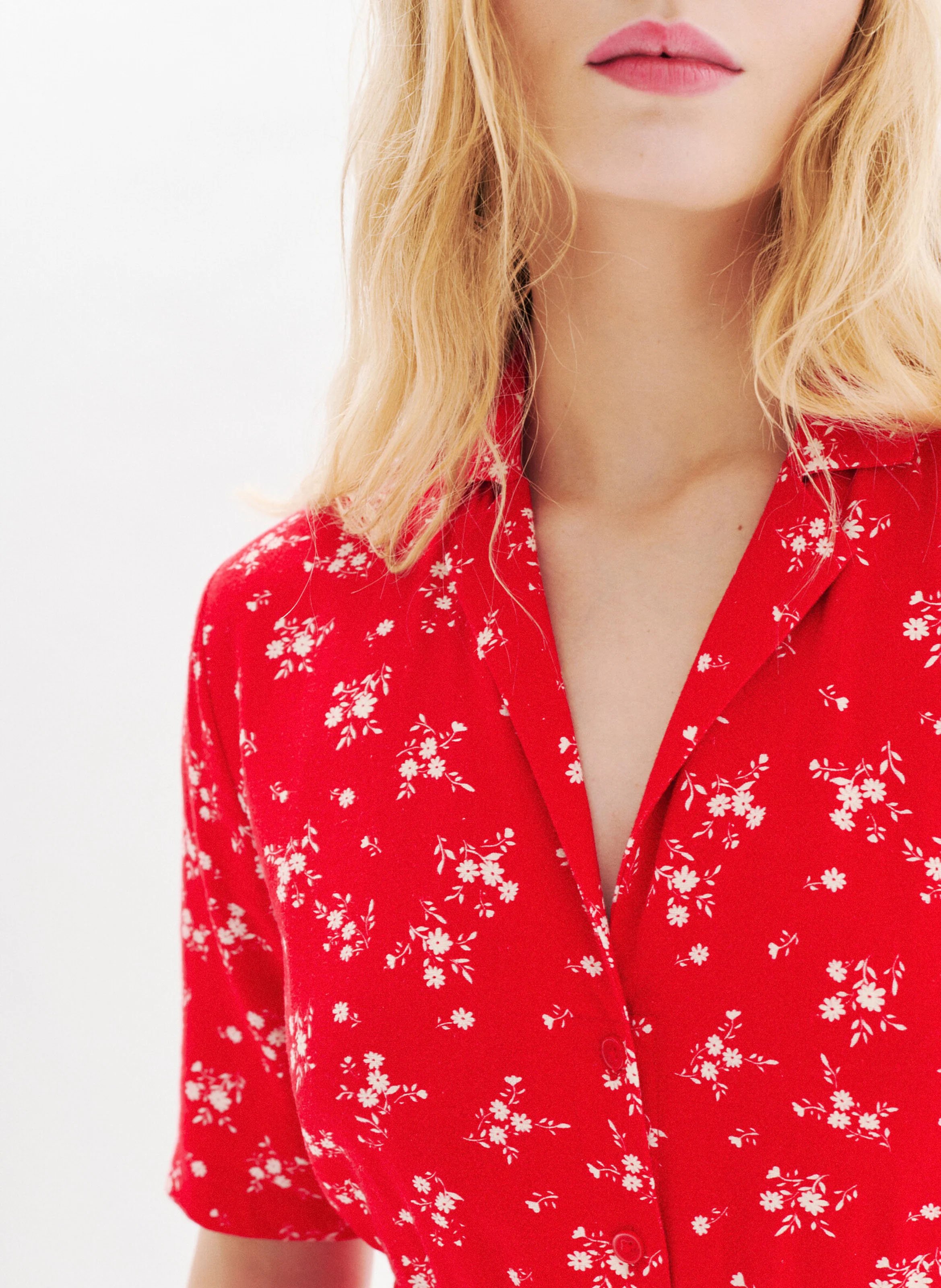 Halflange jurk met V-hals en print CAROLL Rood