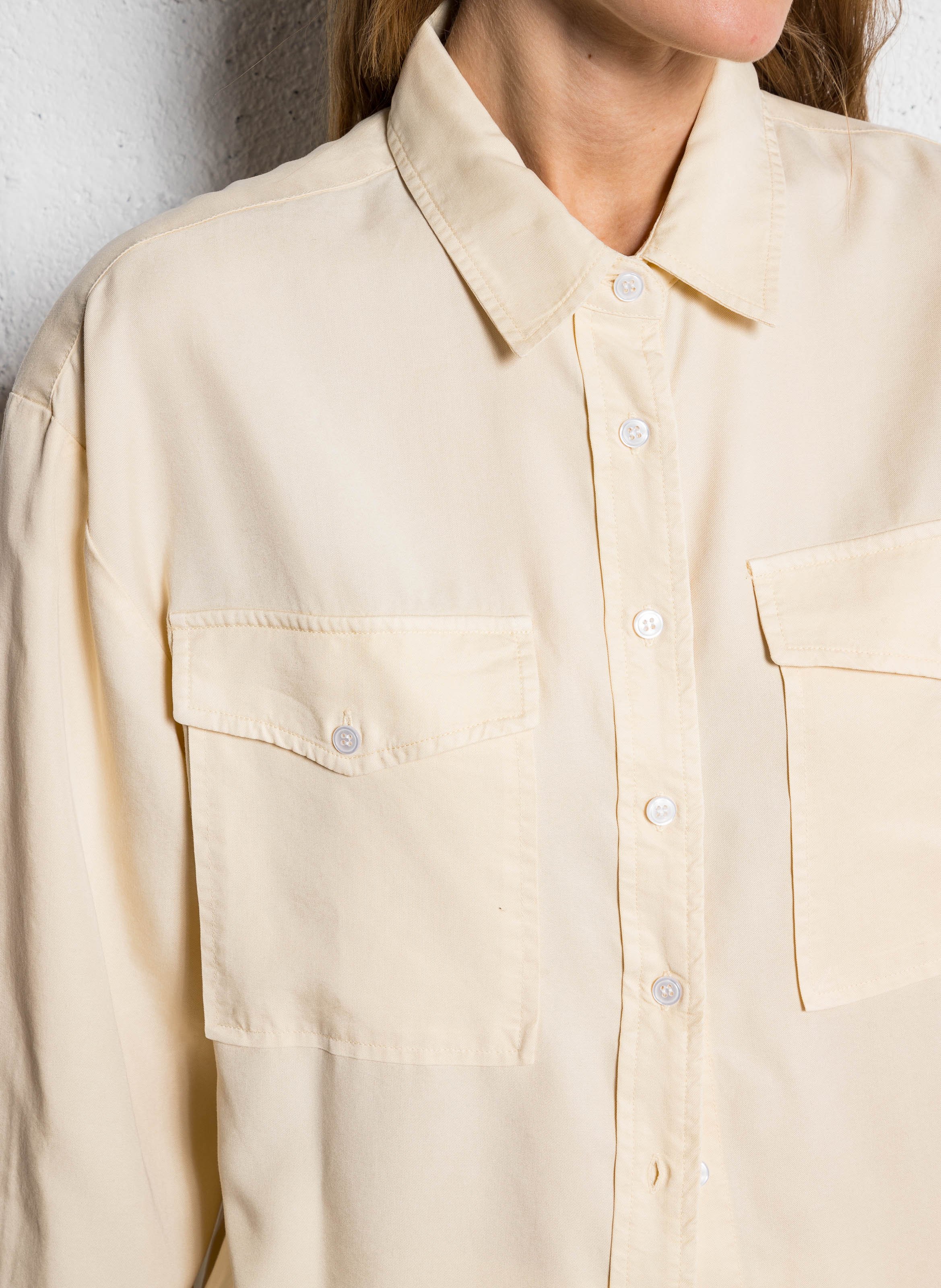 Ruimvallende blouse met klassieke kraag THE NEW SOCIETY Beige