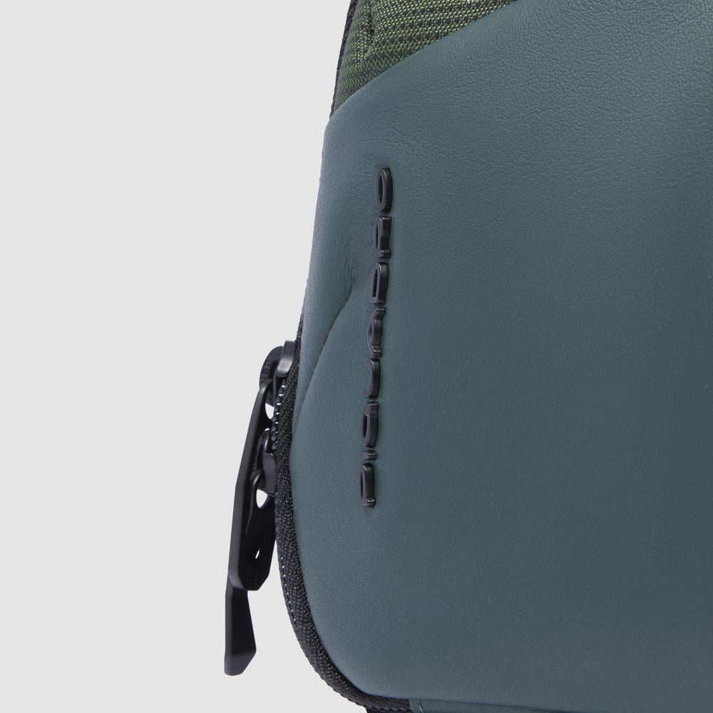 Toiletry bag PIQUADRO Green