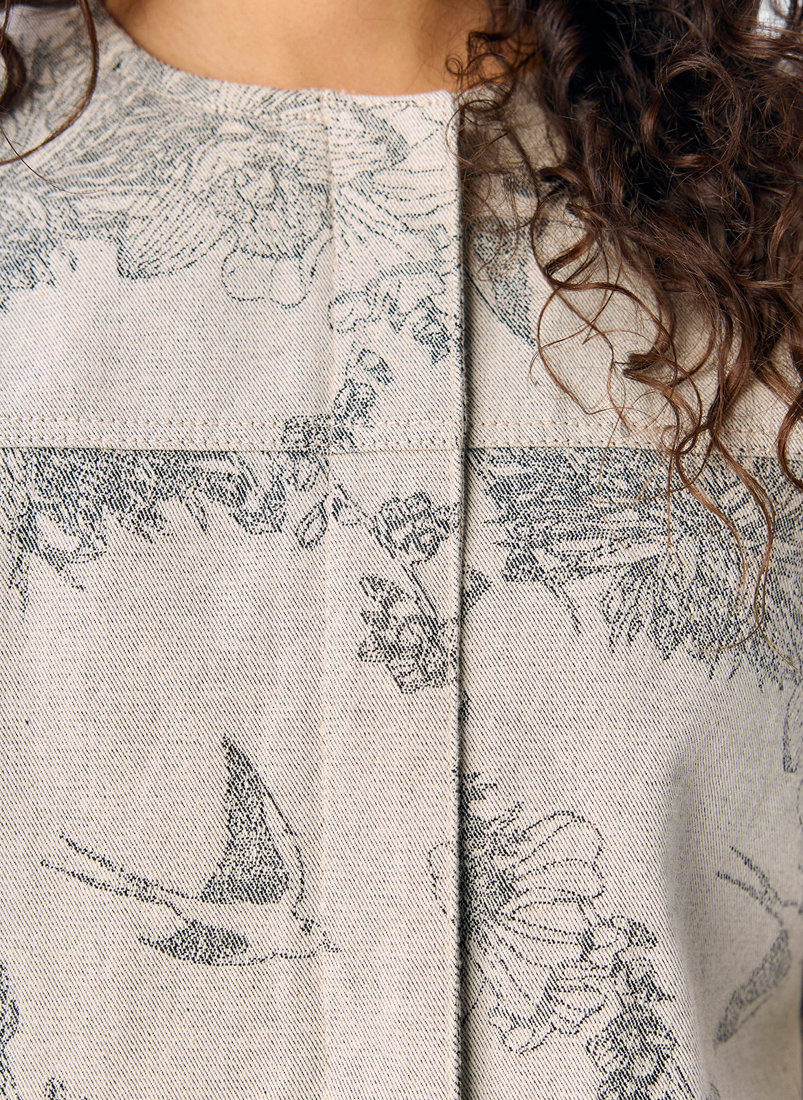 Ronde hals vest met bloemenprint OBJECT Beige