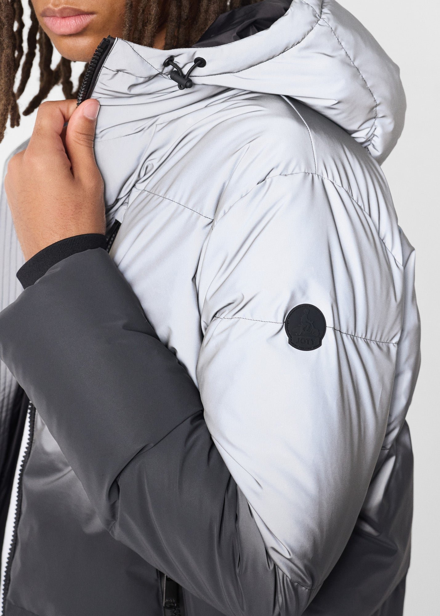 Reflective Orion Puffer Jacket JOTT Black