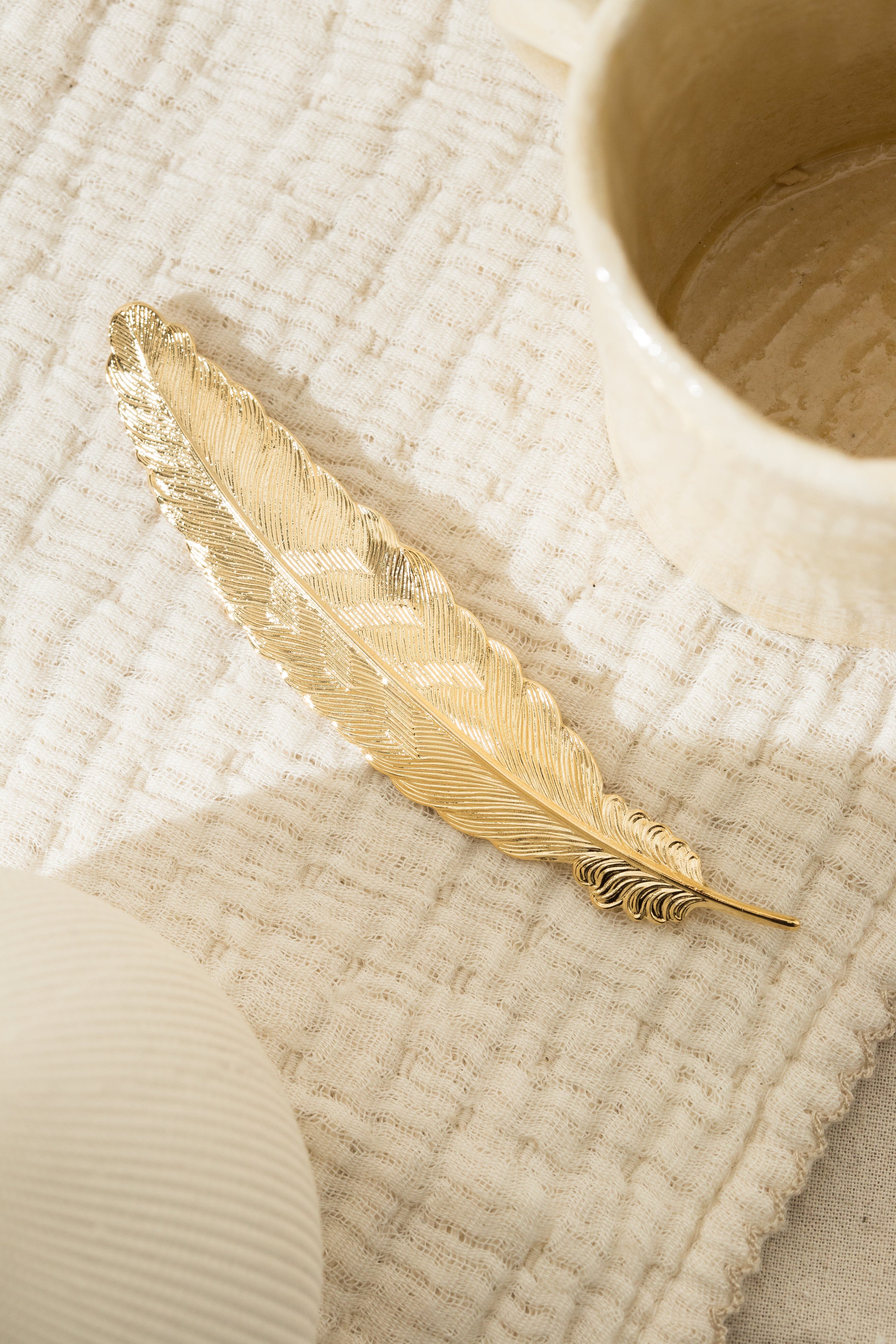 Gold-plated feather brooch Golden