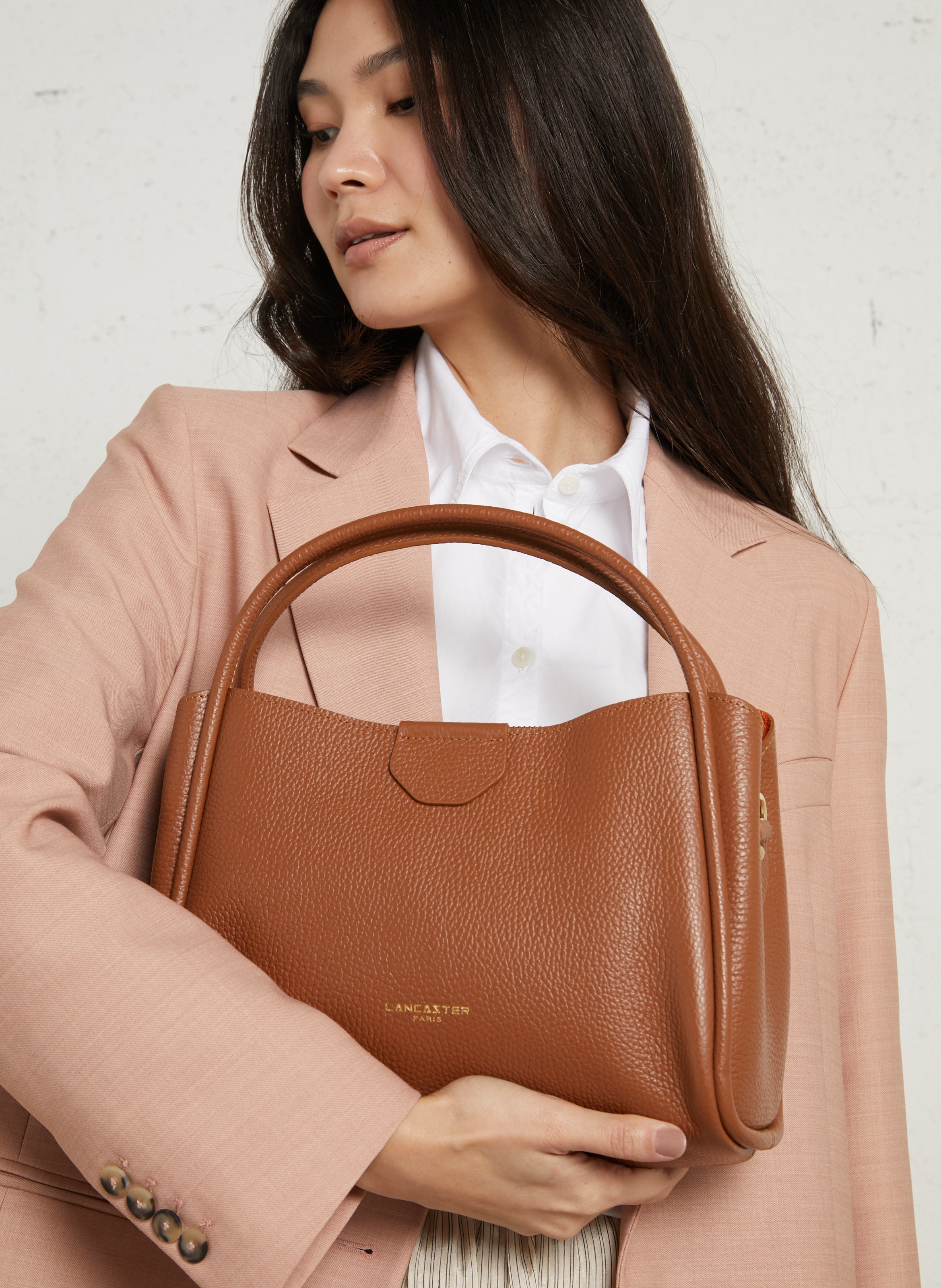 Bowlingtasche aus genarbtem Leder mit Reißverschluss LANCASTER PARIS Braun