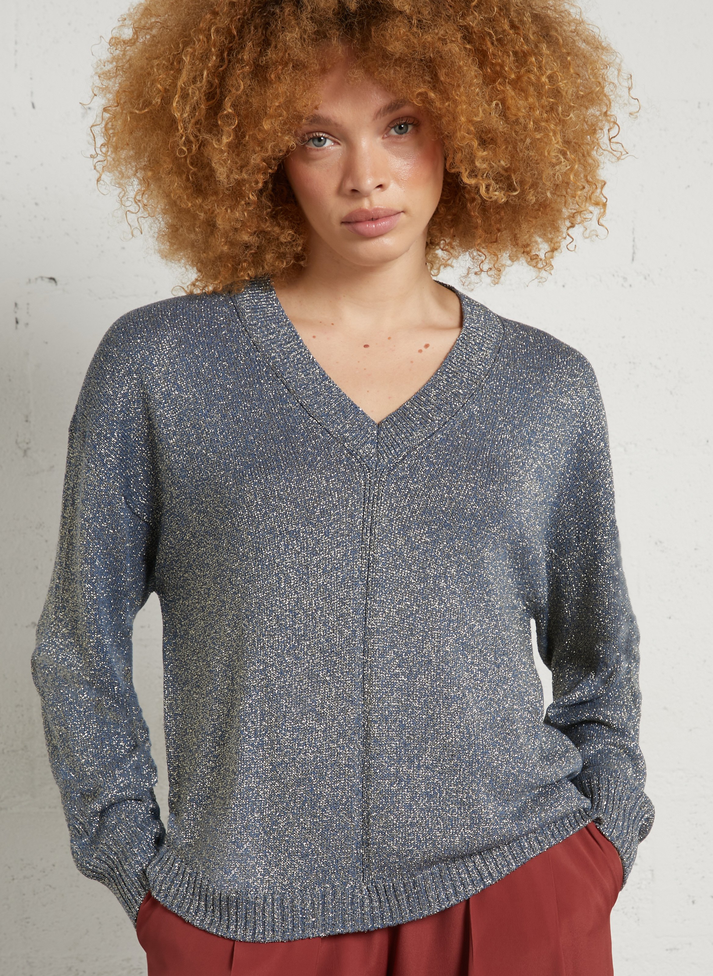Loose-fit metallic knit V-neck sweater MOMONI White