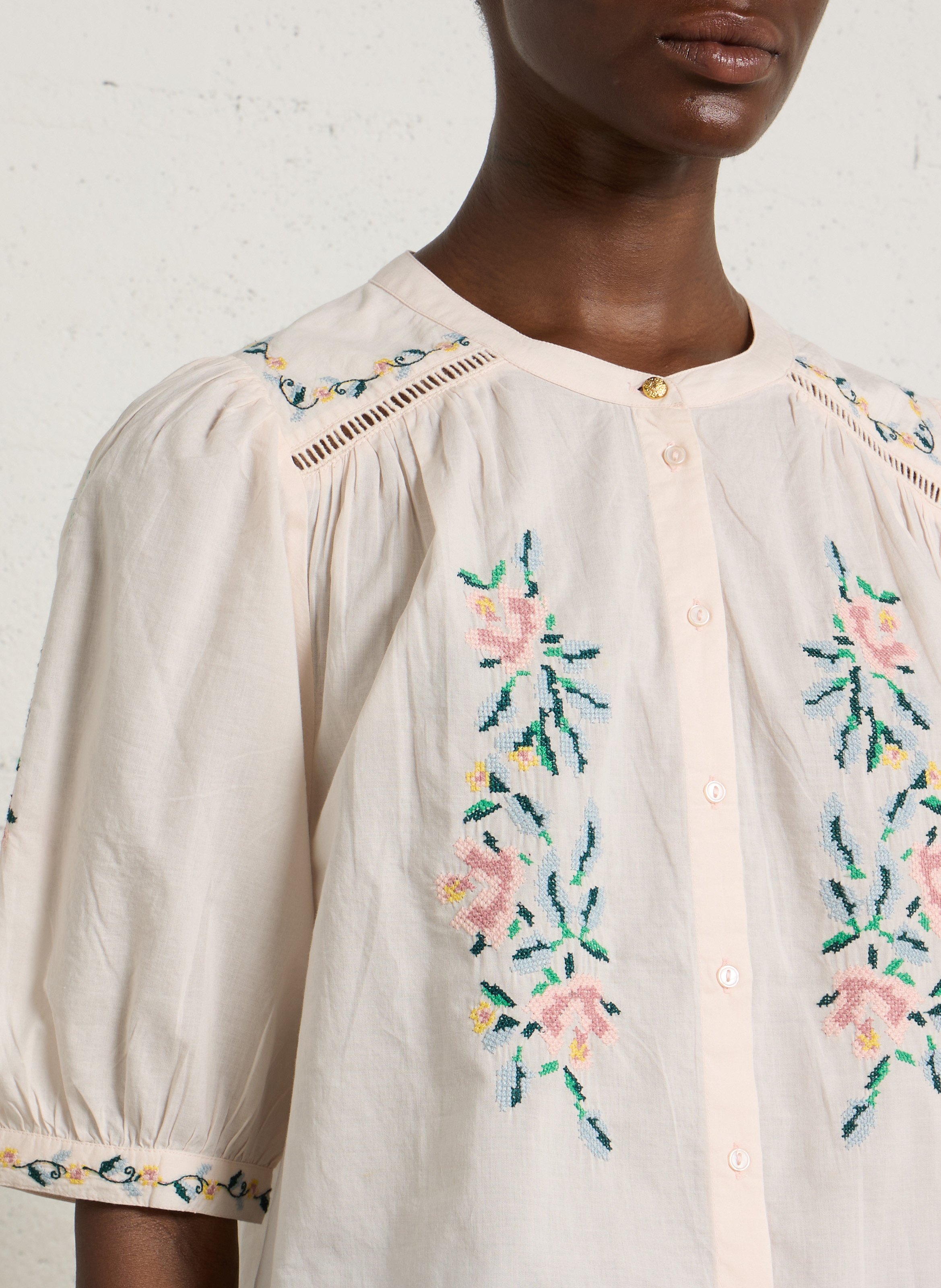 Bluse mit Rundhalsausschnitt und Blumenstickerei SUD EXPRESS Rosa