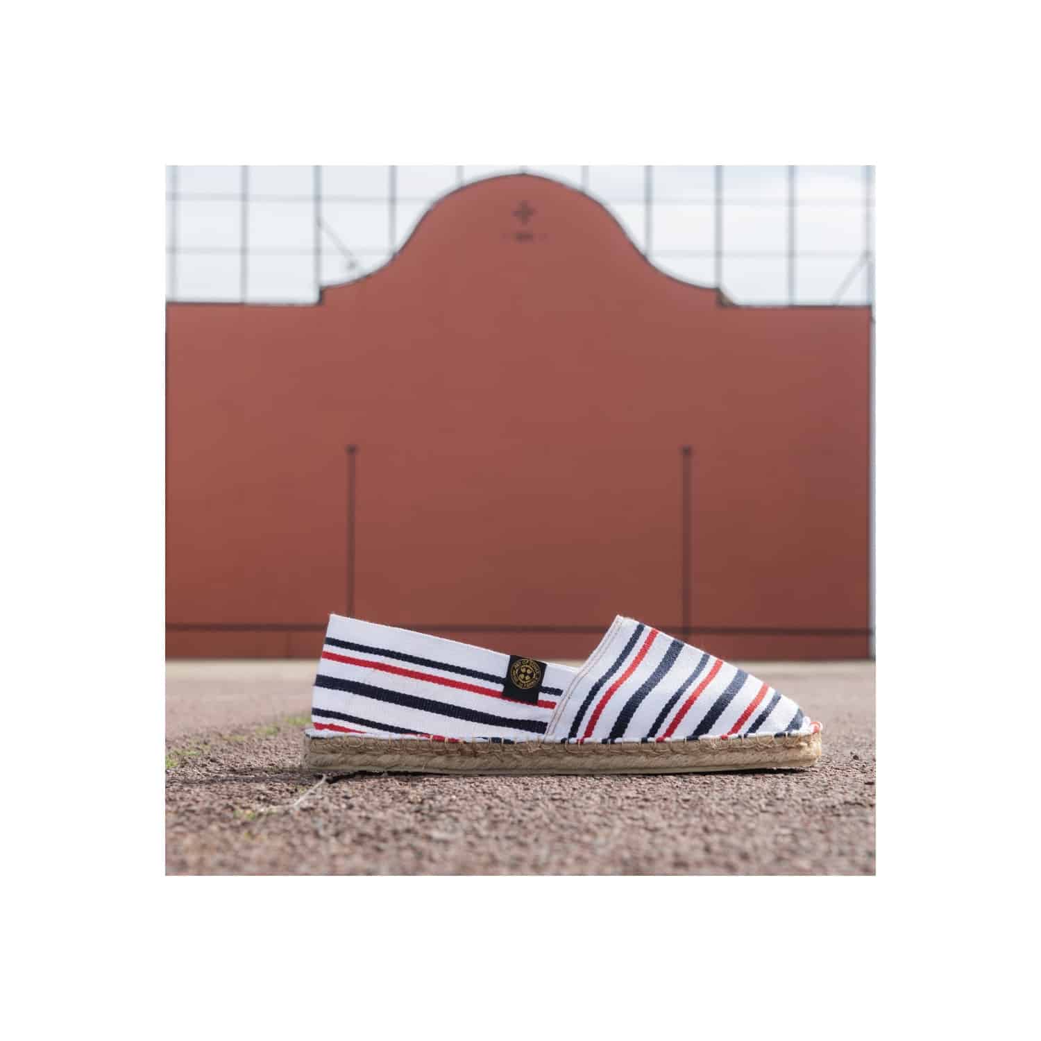Striped espadrilles ART OF SOULE Red