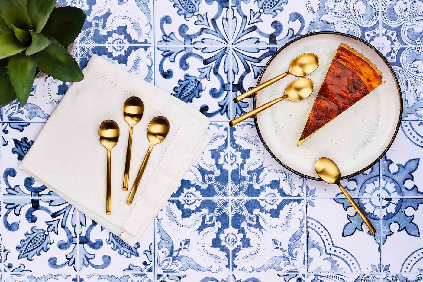 Set of 6 small spoons BJORN Golden