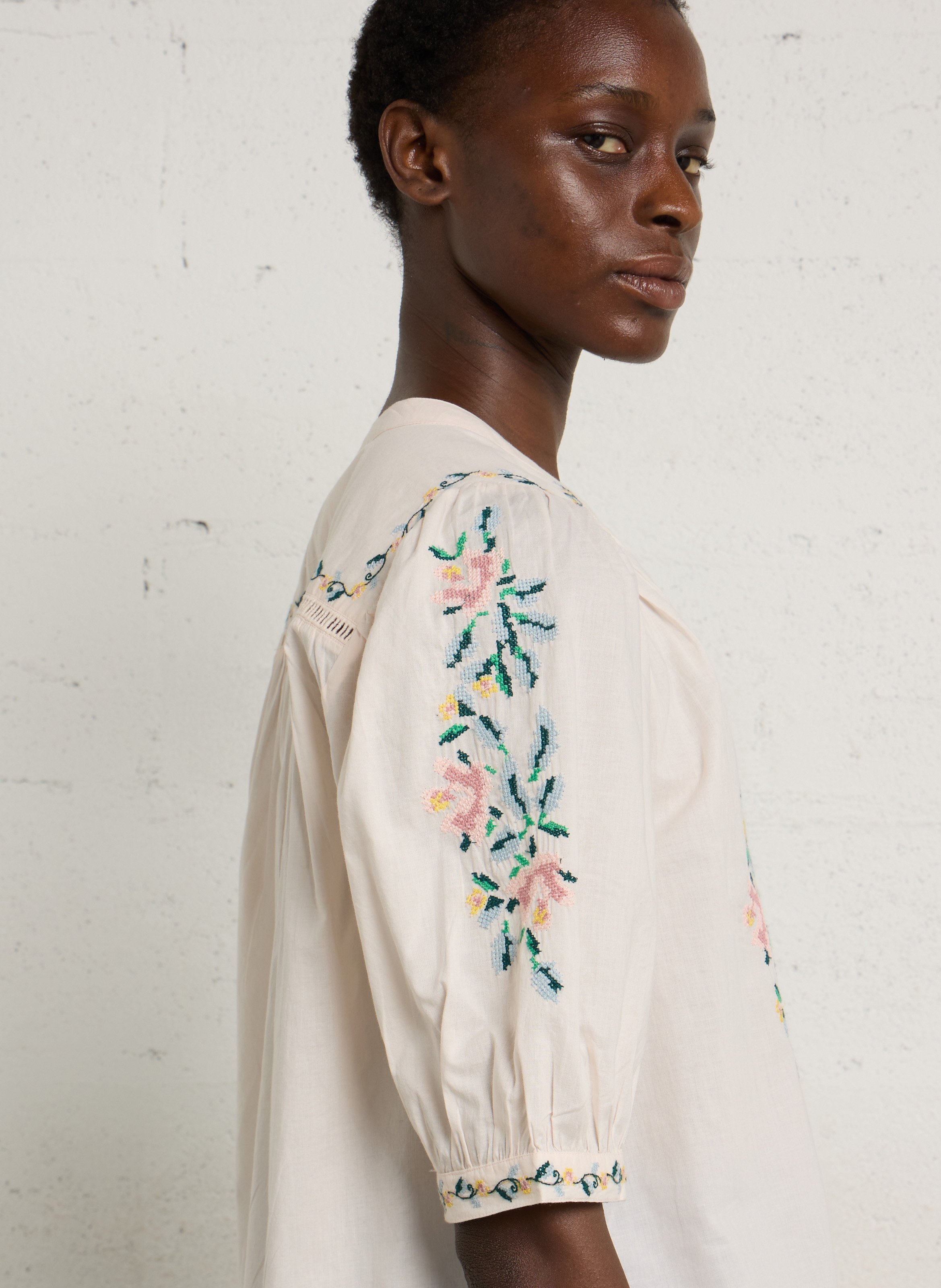 Bluse mit Rundhalsausschnitt und Blumenstickerei SUD EXPRESS Rosa