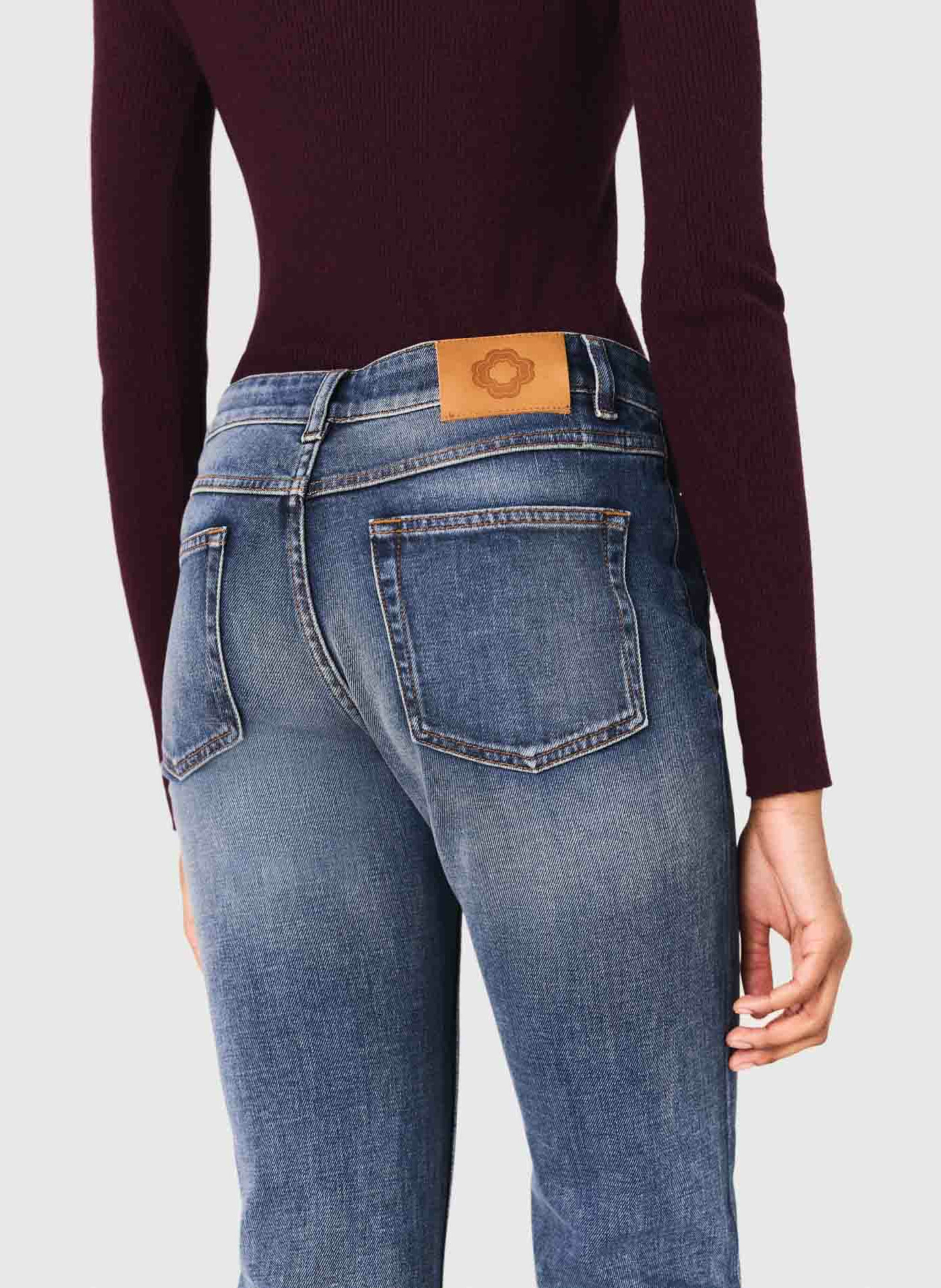 Bootcut stretchjeans met verwassen look   MAJE Blauw