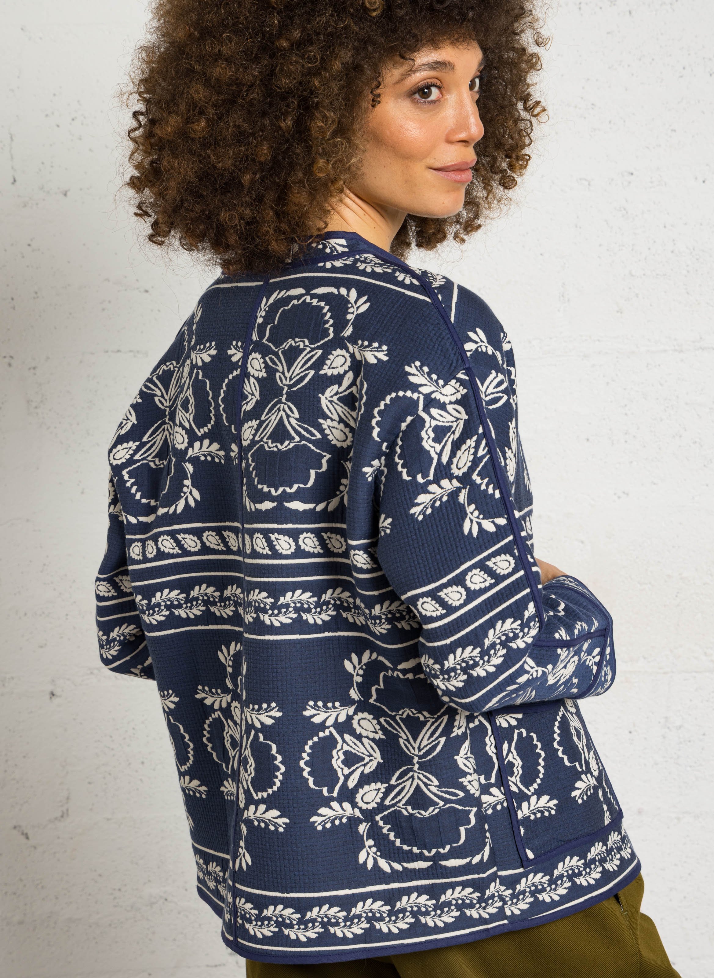 Gerader Rundhals-Jacquard-Druckmantel SUD EXPRESS Blau