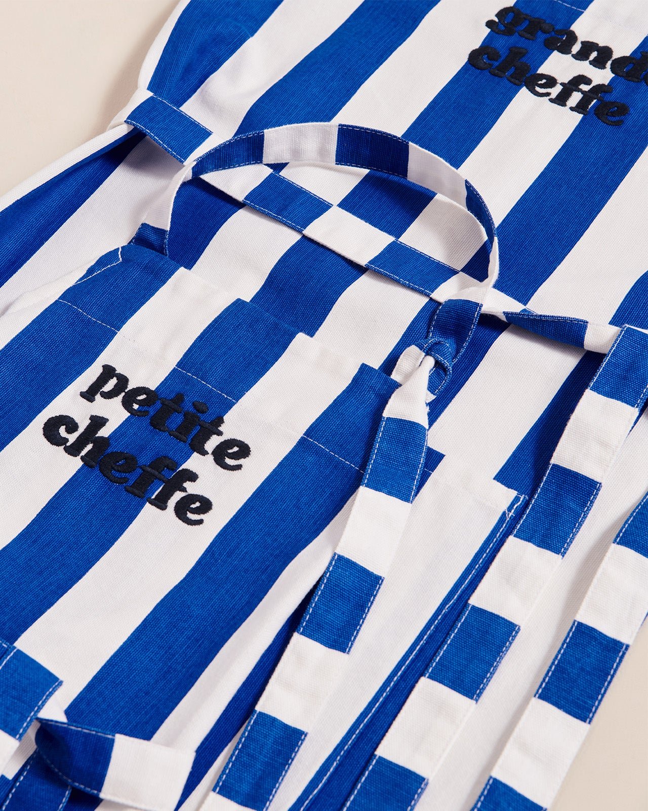 Le tablier grande cheffe à rayures en coton EMOI EMOI Bleu
