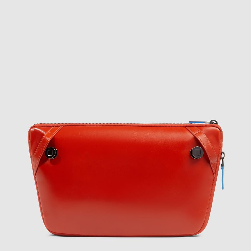 Flat expandable bum bag with repositionable shoulder strap attachments and pocket for airpods® PIQUADRO Brown