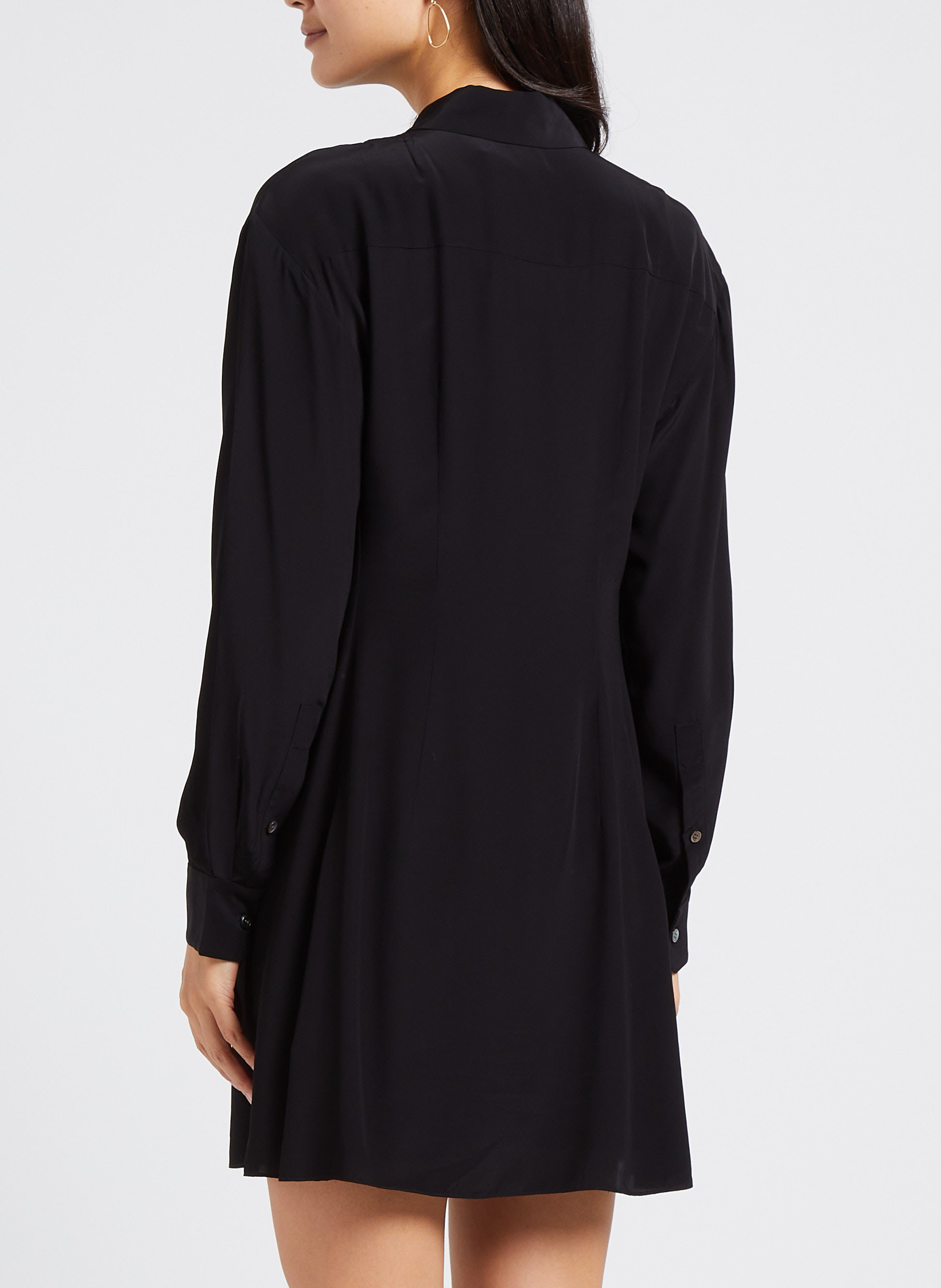 Getailleerde jurk met klassieke kraag THEORY Zwart