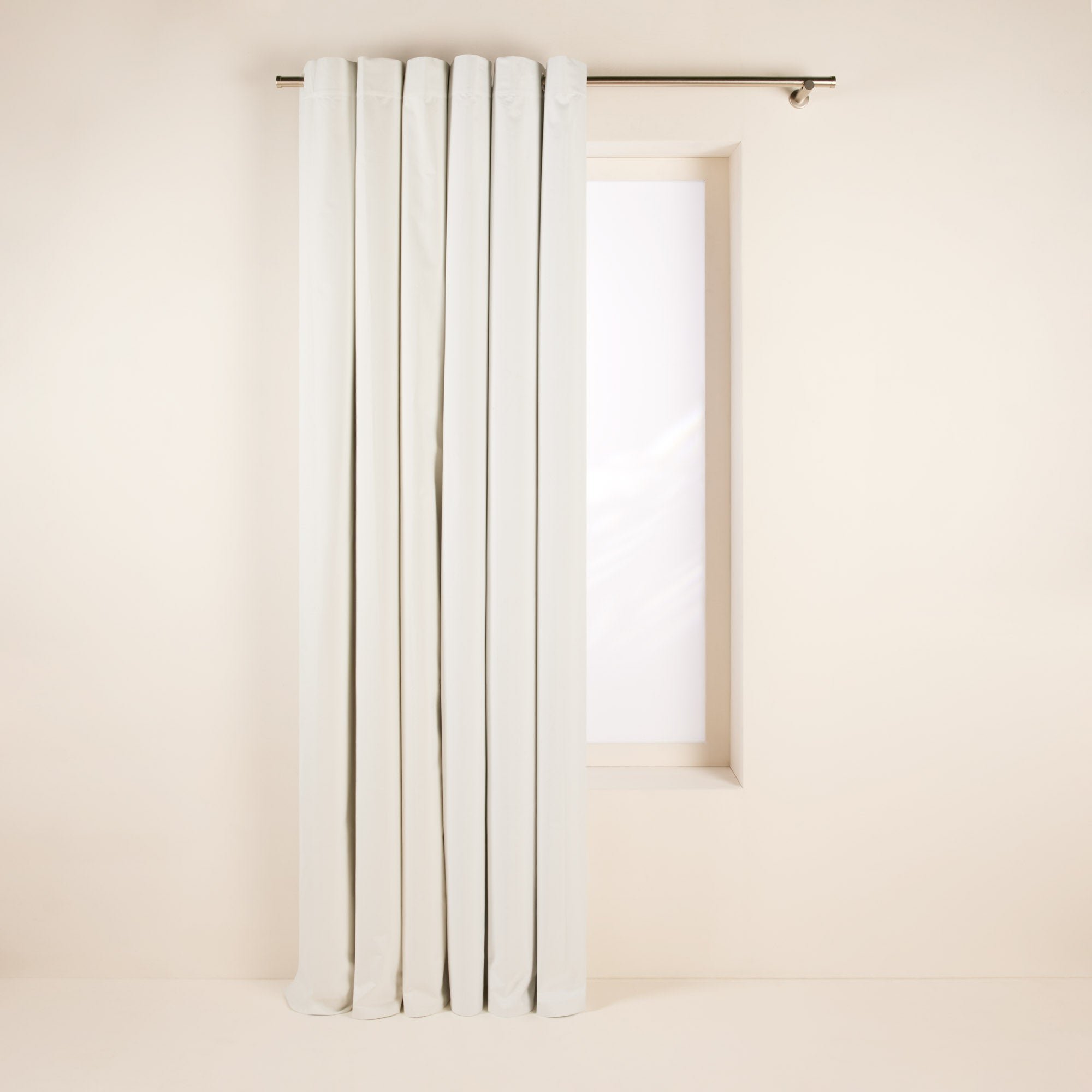 Black-out curtain with eyelets MADURA