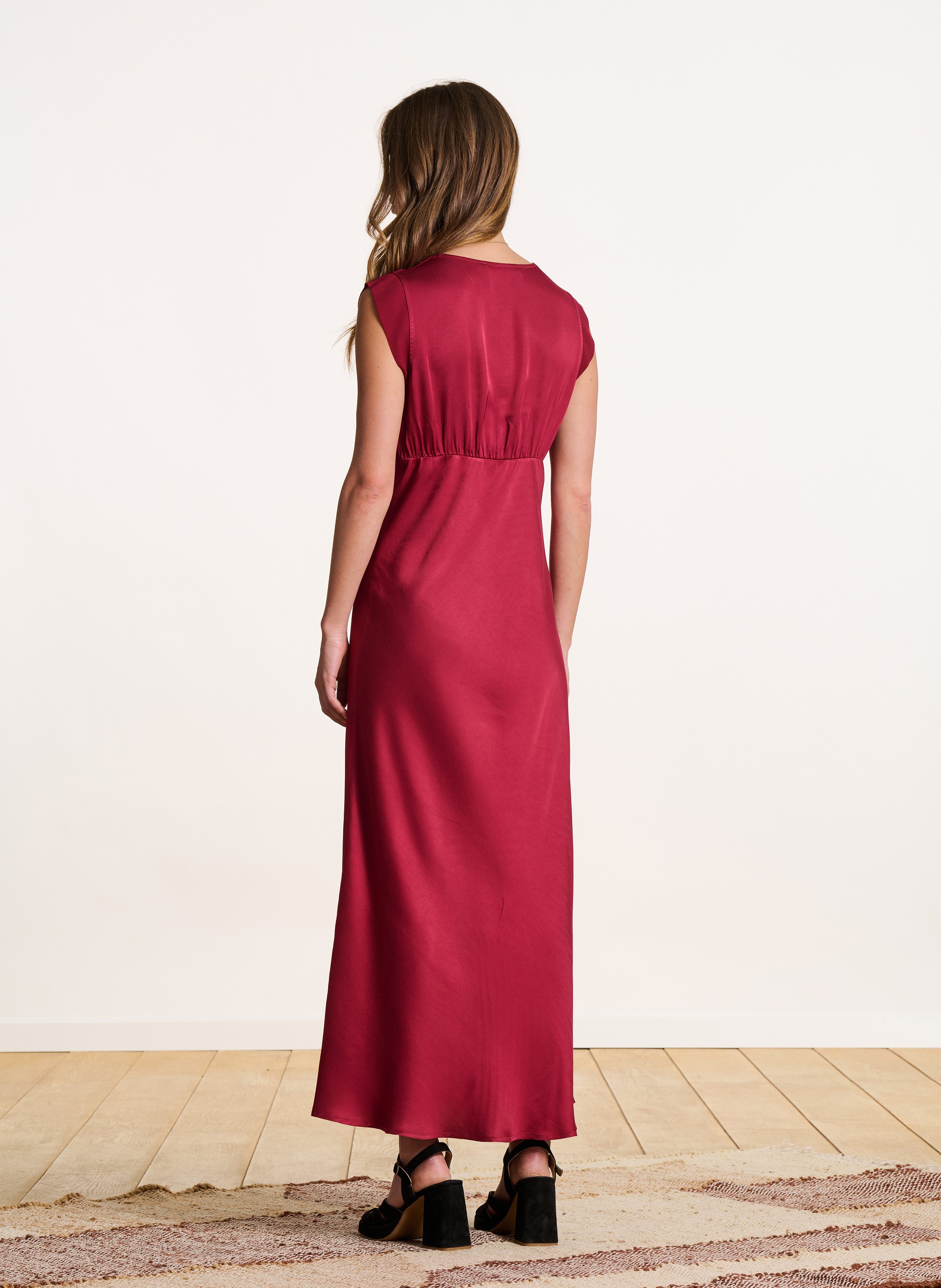 Robe longue satinée col v LA FEE MARABOUTEE Rouge