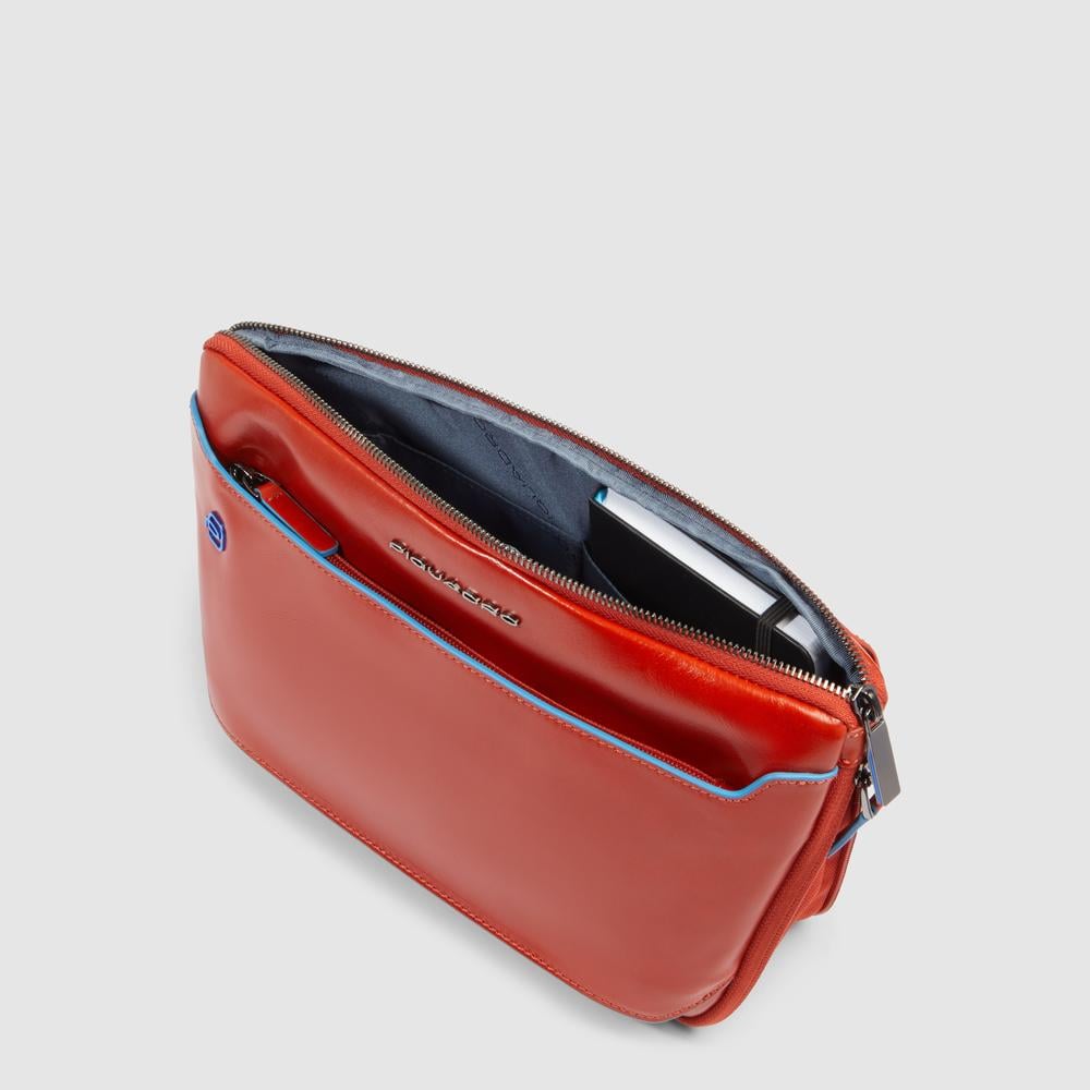 Flat expandable bum bag with repositionable shoulder strap attachments and pocket for airpods® PIQUADRO Brown