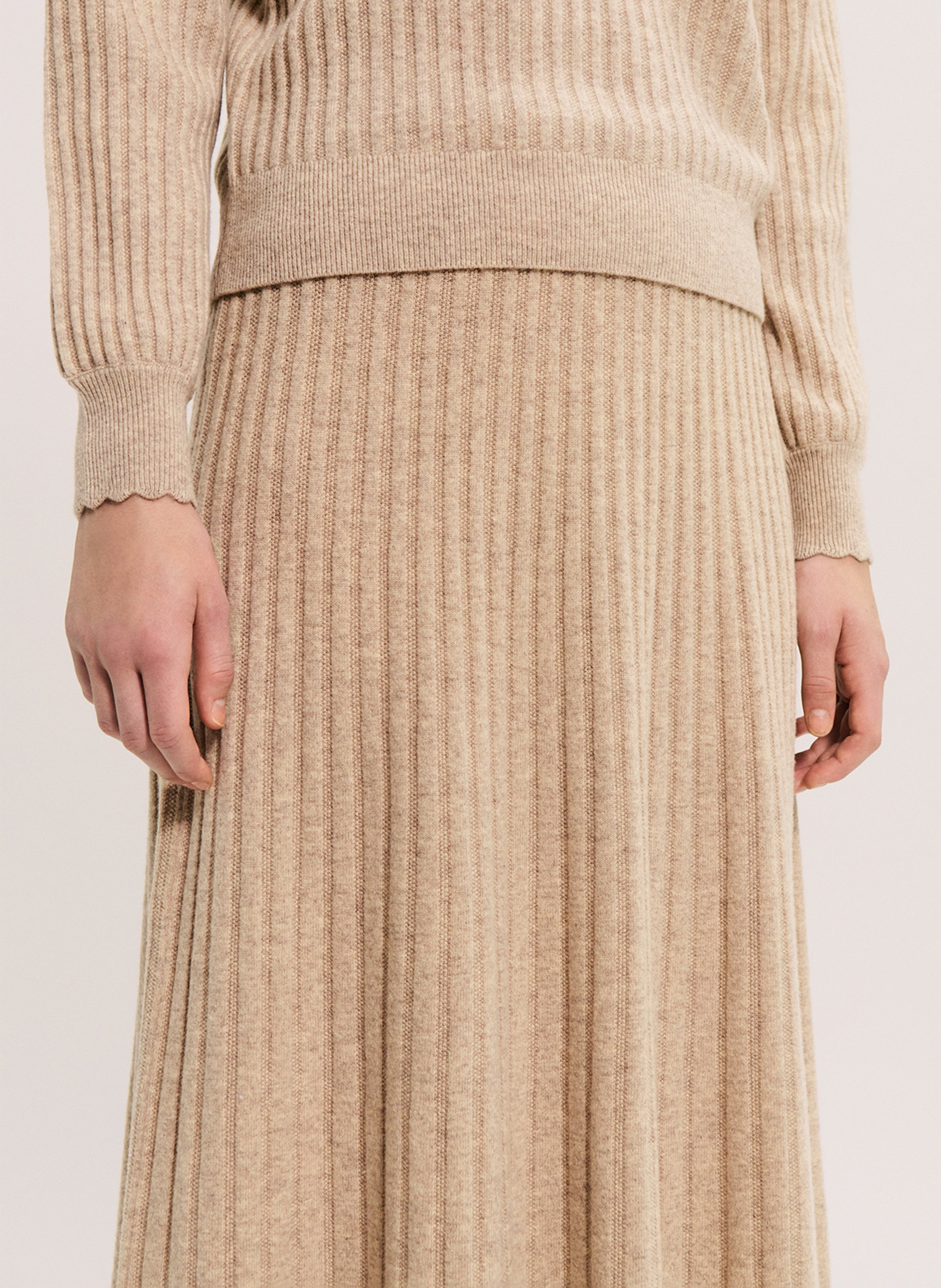 Korte, gerende wollen rok PABLO Beige