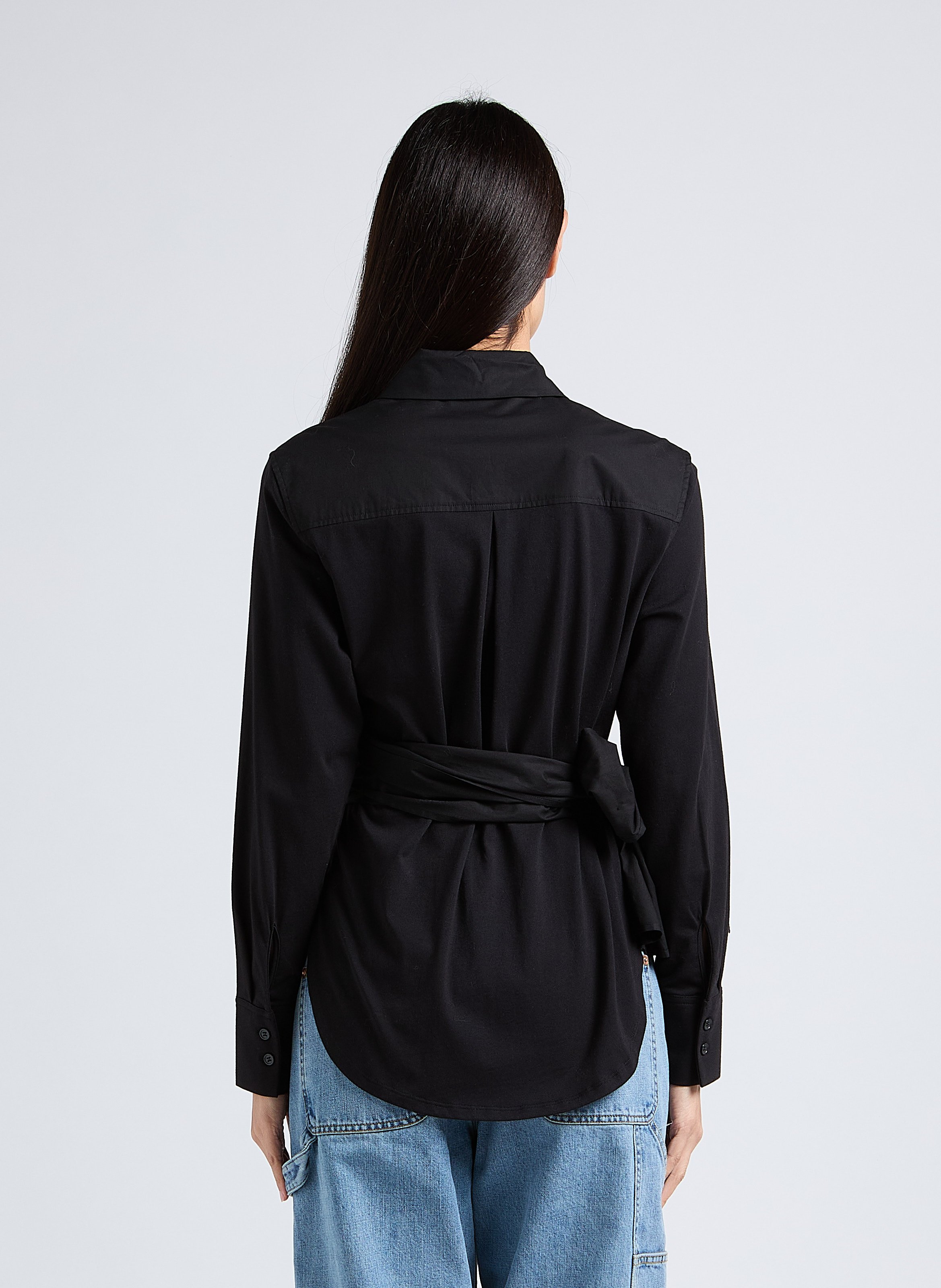 Bluse mit Bubikragen und Gürtel Schwarz