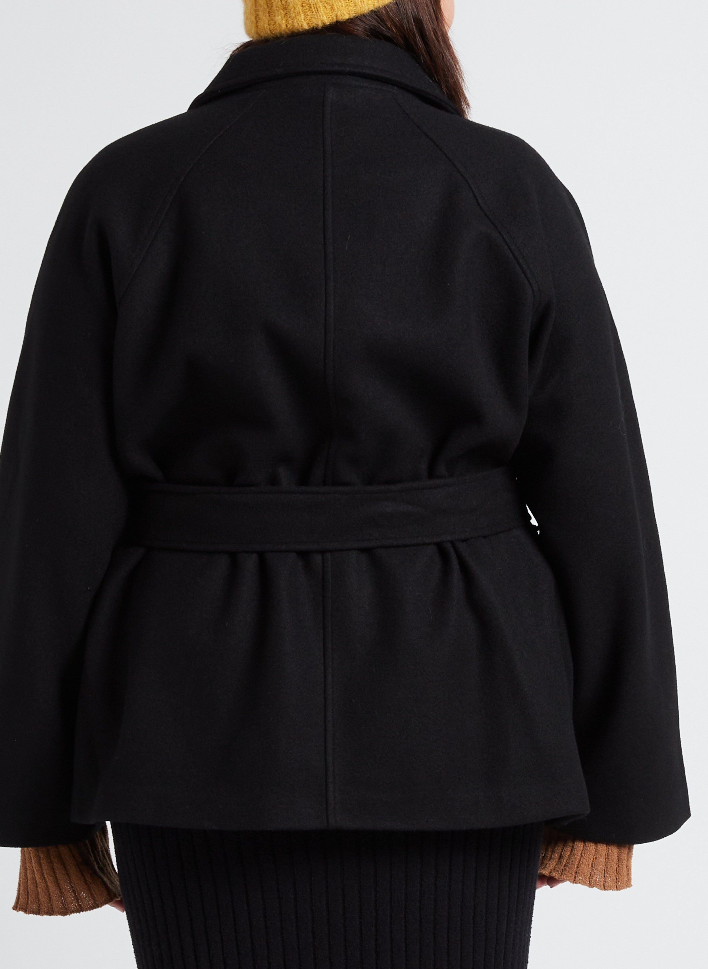 Jas met reverskraag en ceintuur GINA TRICOT Zwart