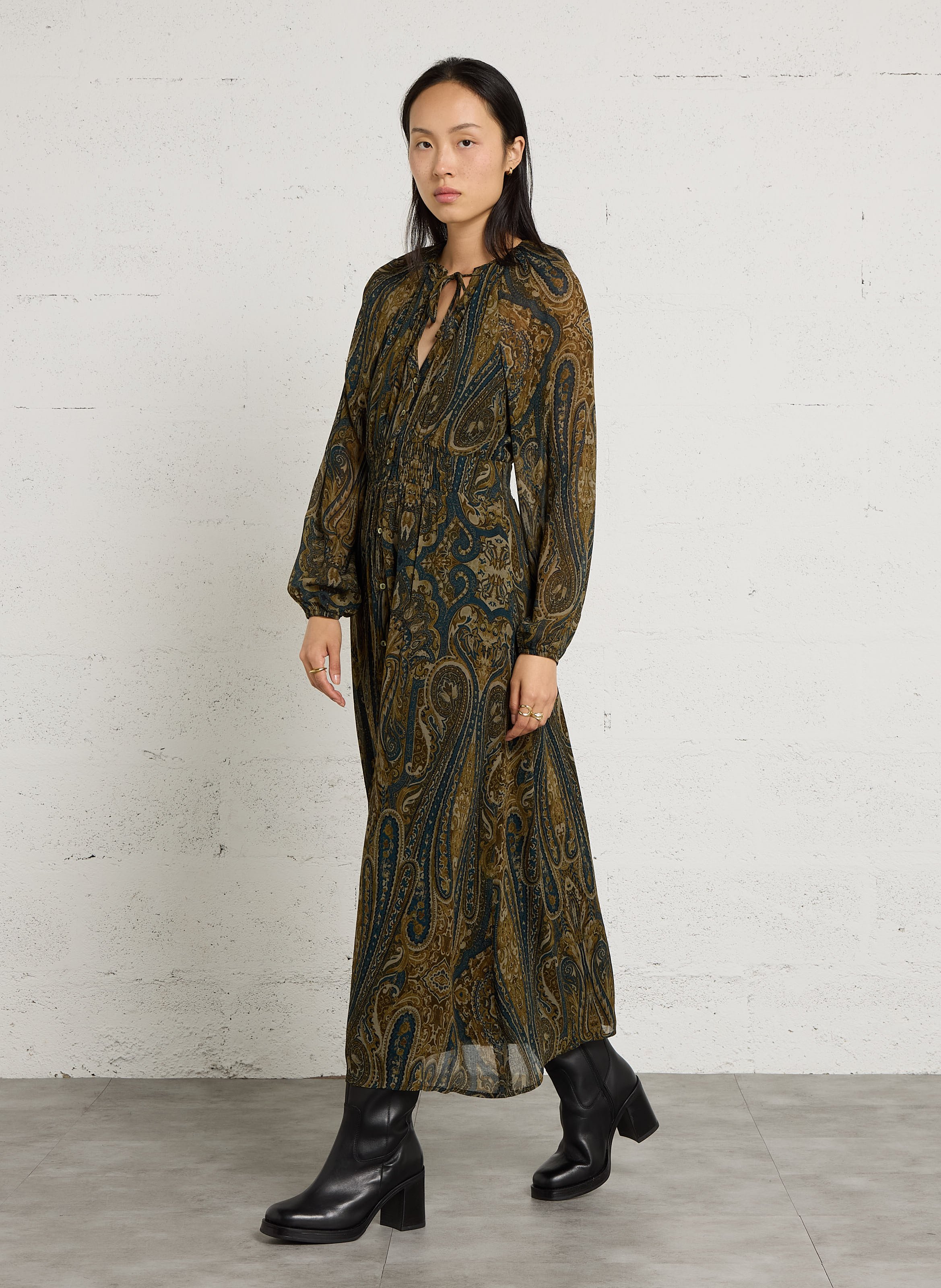Halflange, getailleerde jurk met print MAISON 123 Groen