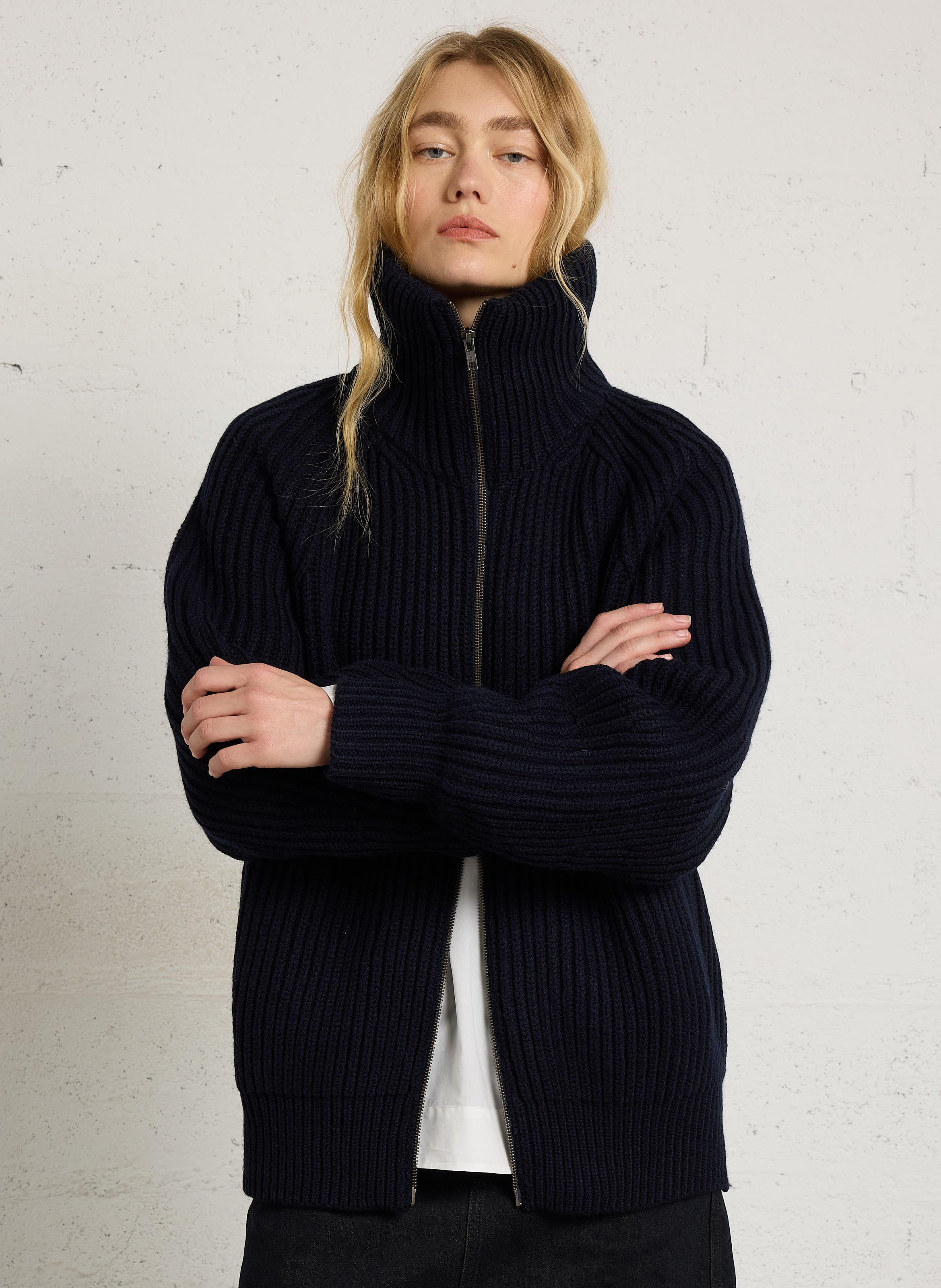 Weit geschnittene Wolljacke mit Stehkragen SOEUR Blau